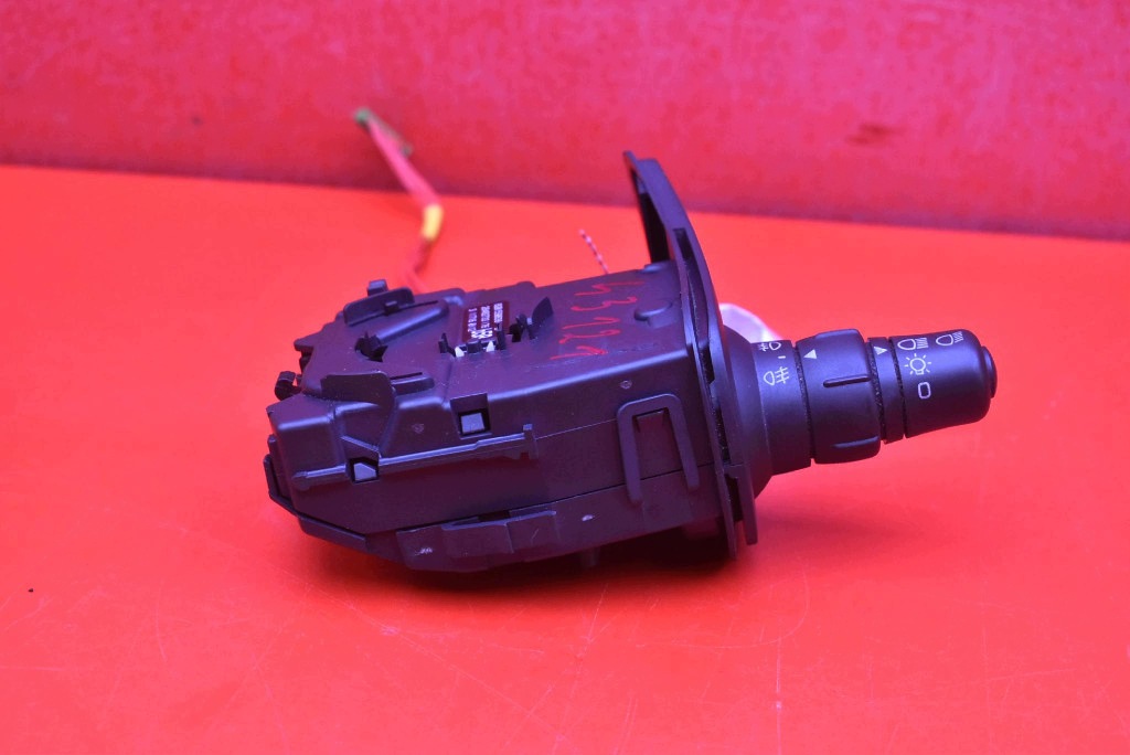 commodo bouton indicateurs de direction 8201590638 RENAULT CLIO 3 III 05-09