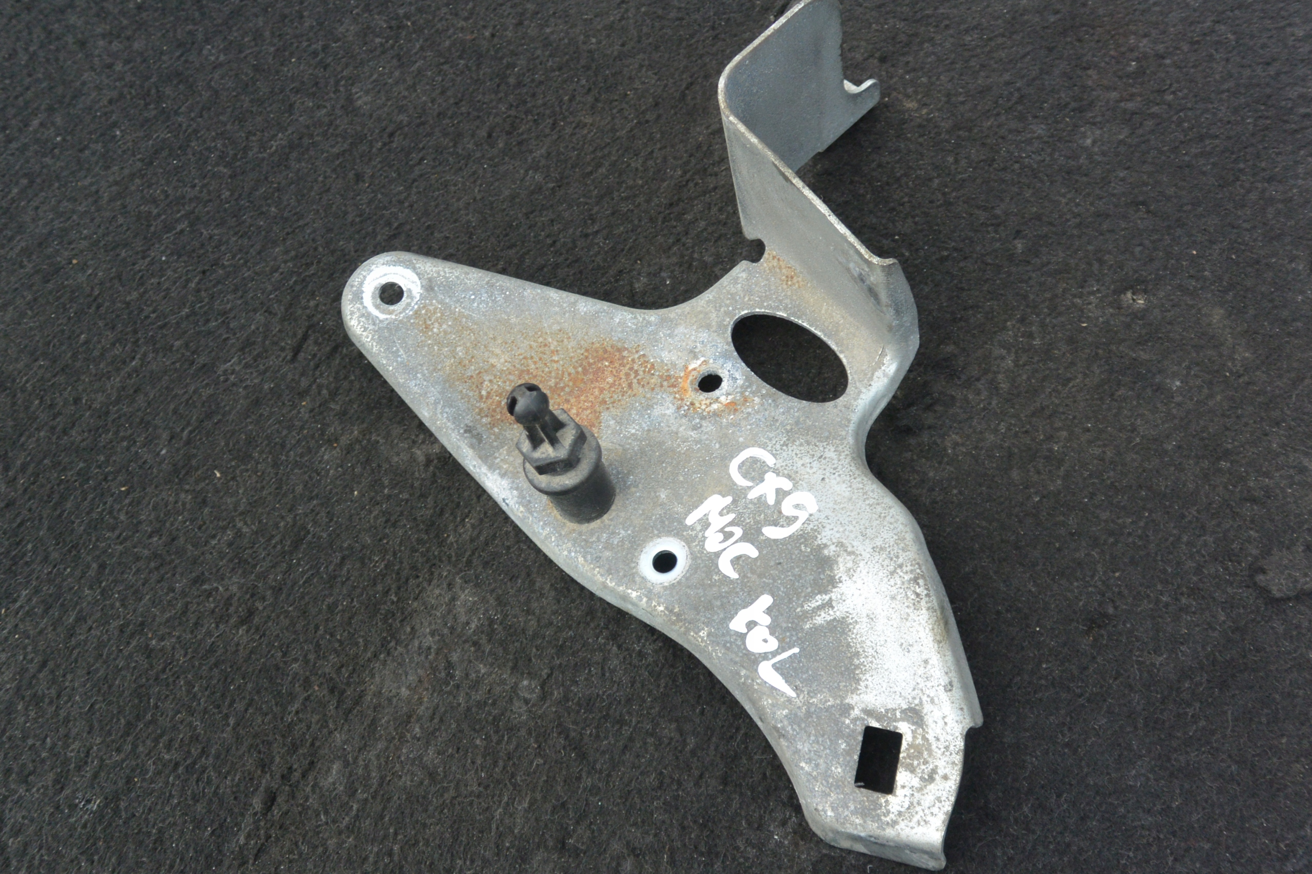 Halter der Ansaugbrücke MAZDA 3 6 CX5 CX9 2.5
