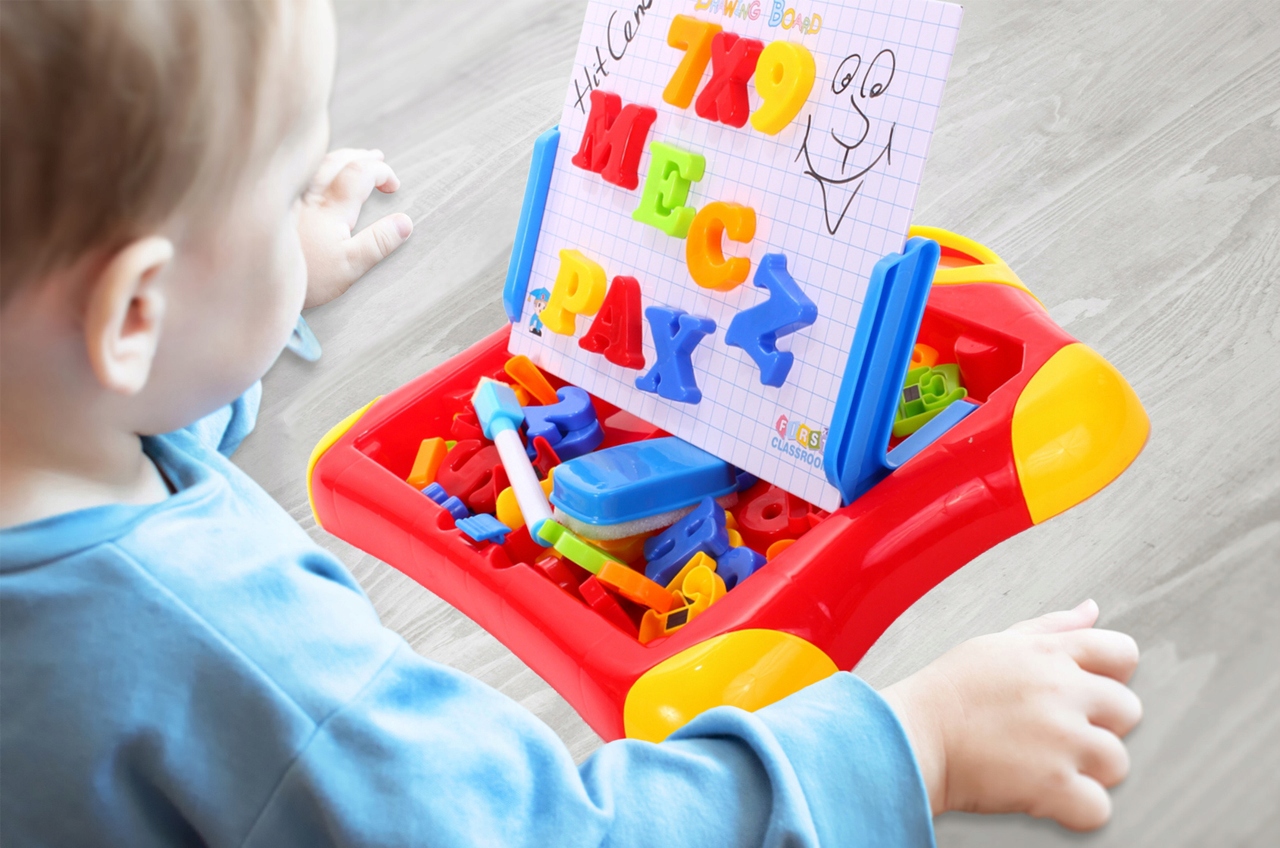 TABLICA MAGNETYCZNA ZE SCHOWKIEM EDUKACYJNA LITERKI CYFERKI Bohater brak