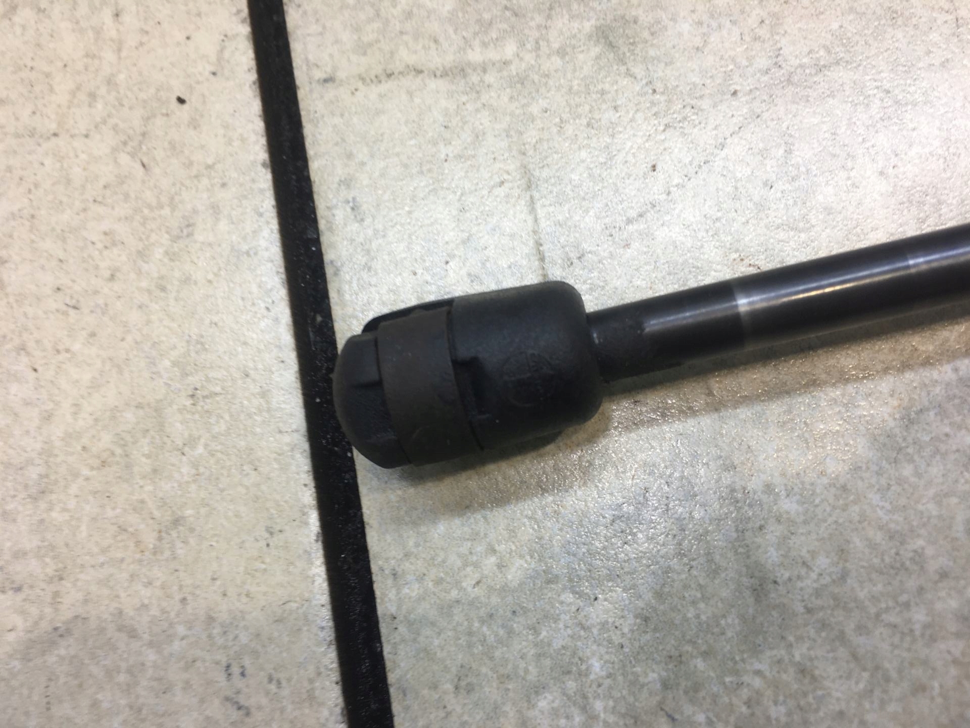 damper bonnets SEAT LEON and 1.9 TDI 1M0823359A