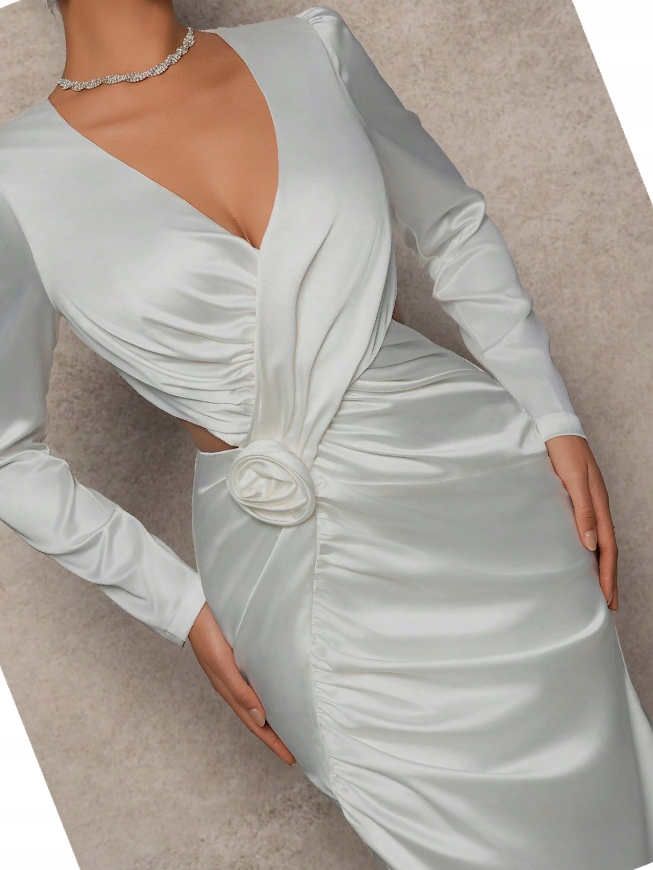 Šaty Maksi Večerní s vysokým rozparkem Saténová L 40