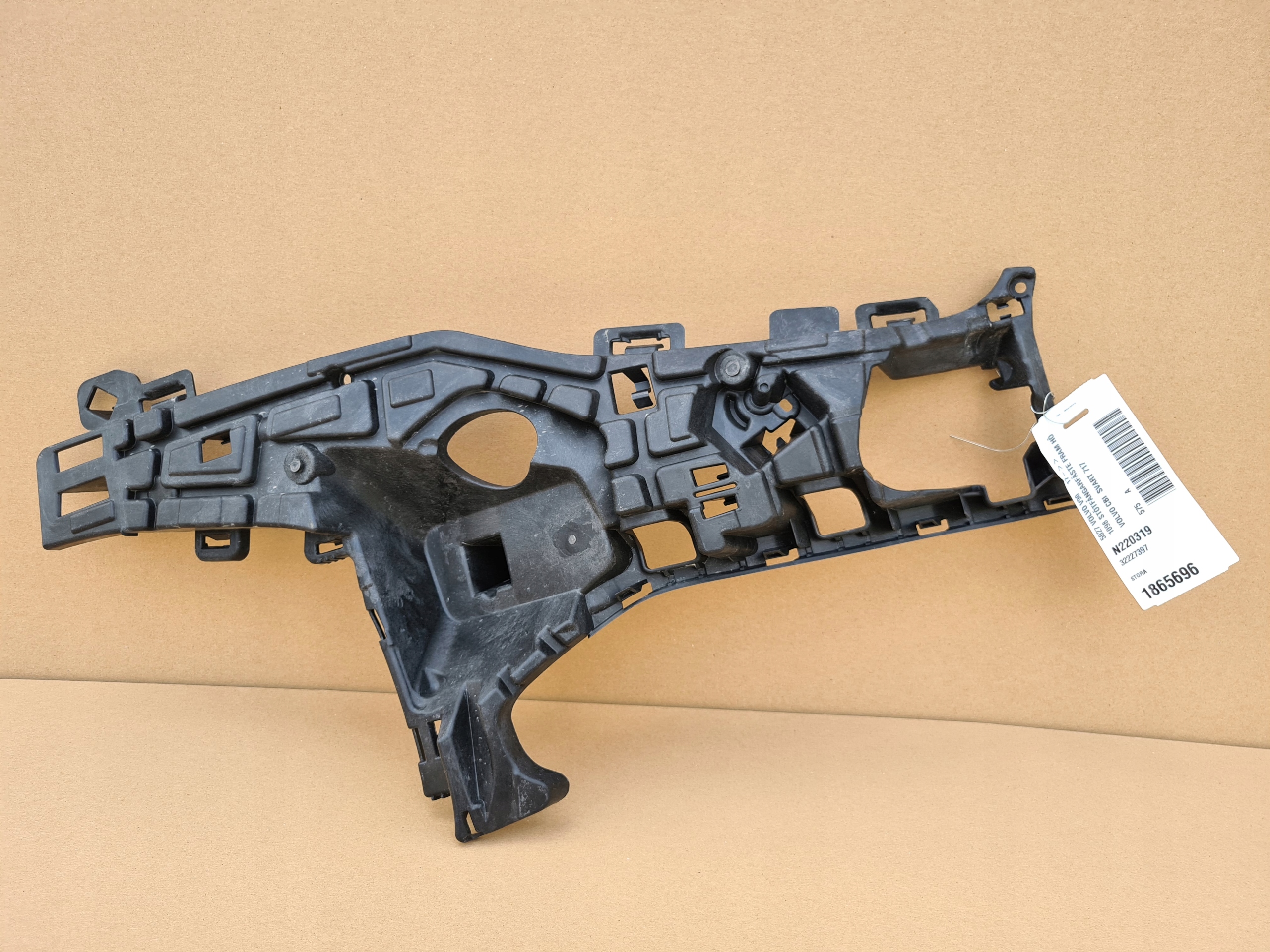 32227397 - Праве ковзання кронштейн переднього бампера VOLVO S90 II