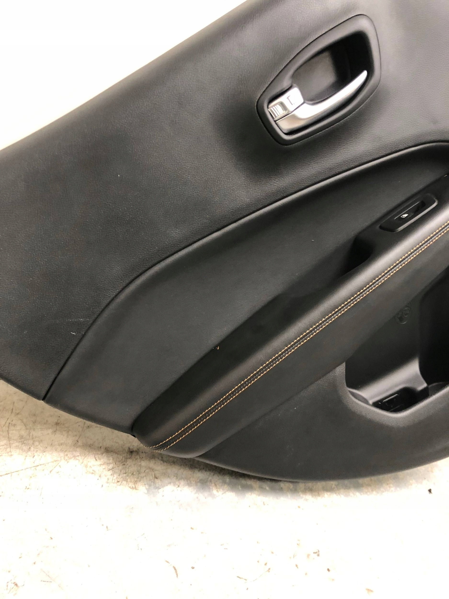 side door left rear part leather JEEP COMPASS II 4GIBAD003