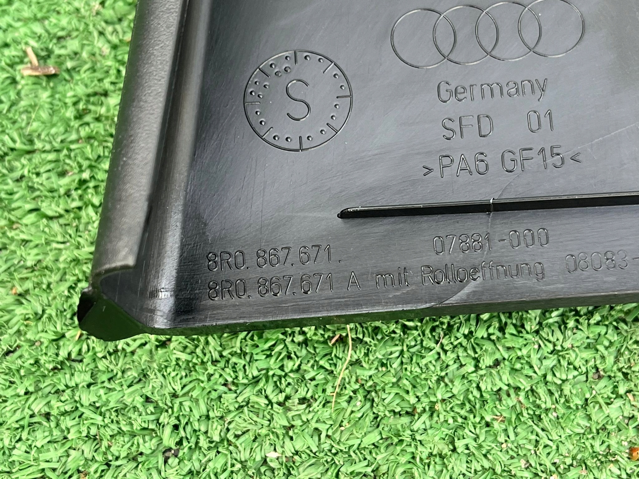 AUDI Q5 8R RAMKA ROLETA DRZWI TYLNA LEWA 8R0867671A 8R0861333C Producent części Audi OE