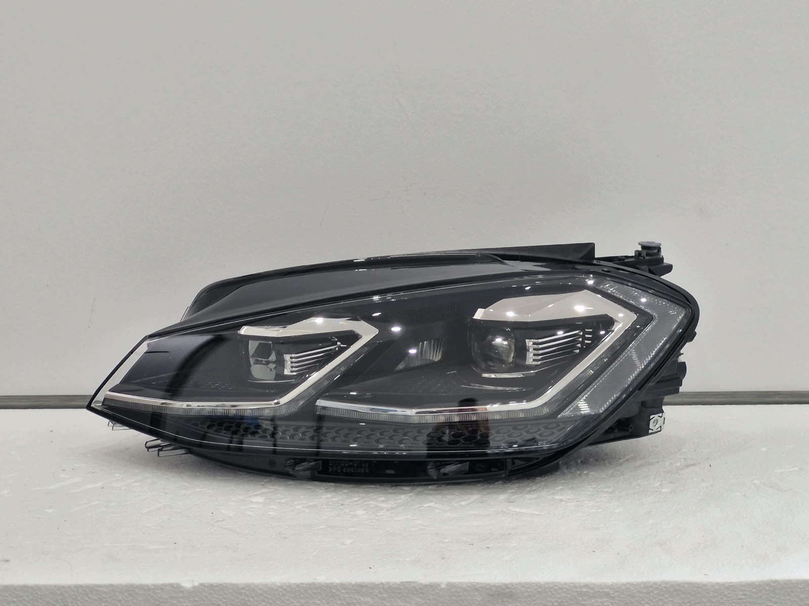 lights front VW GOLF VII LIFT FULL LED R black,