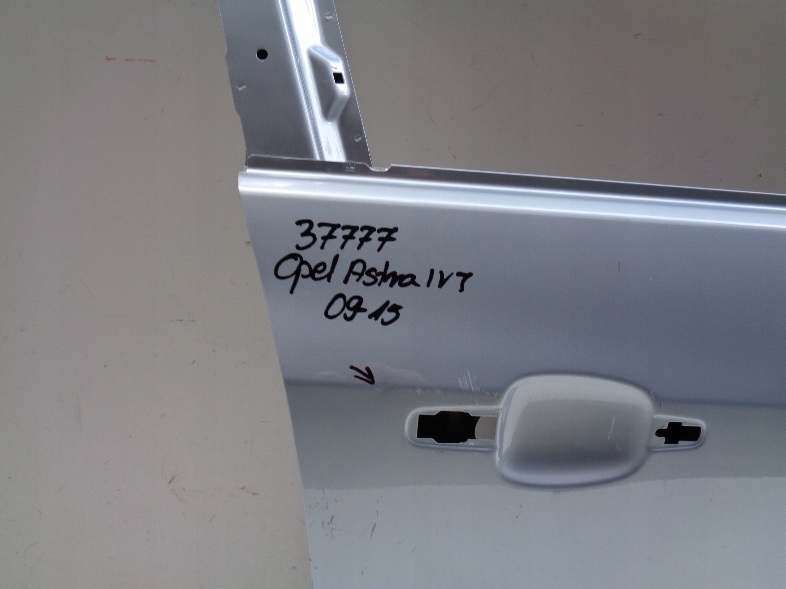 door right front OPEL ASTRA IV J 09- NR 37777