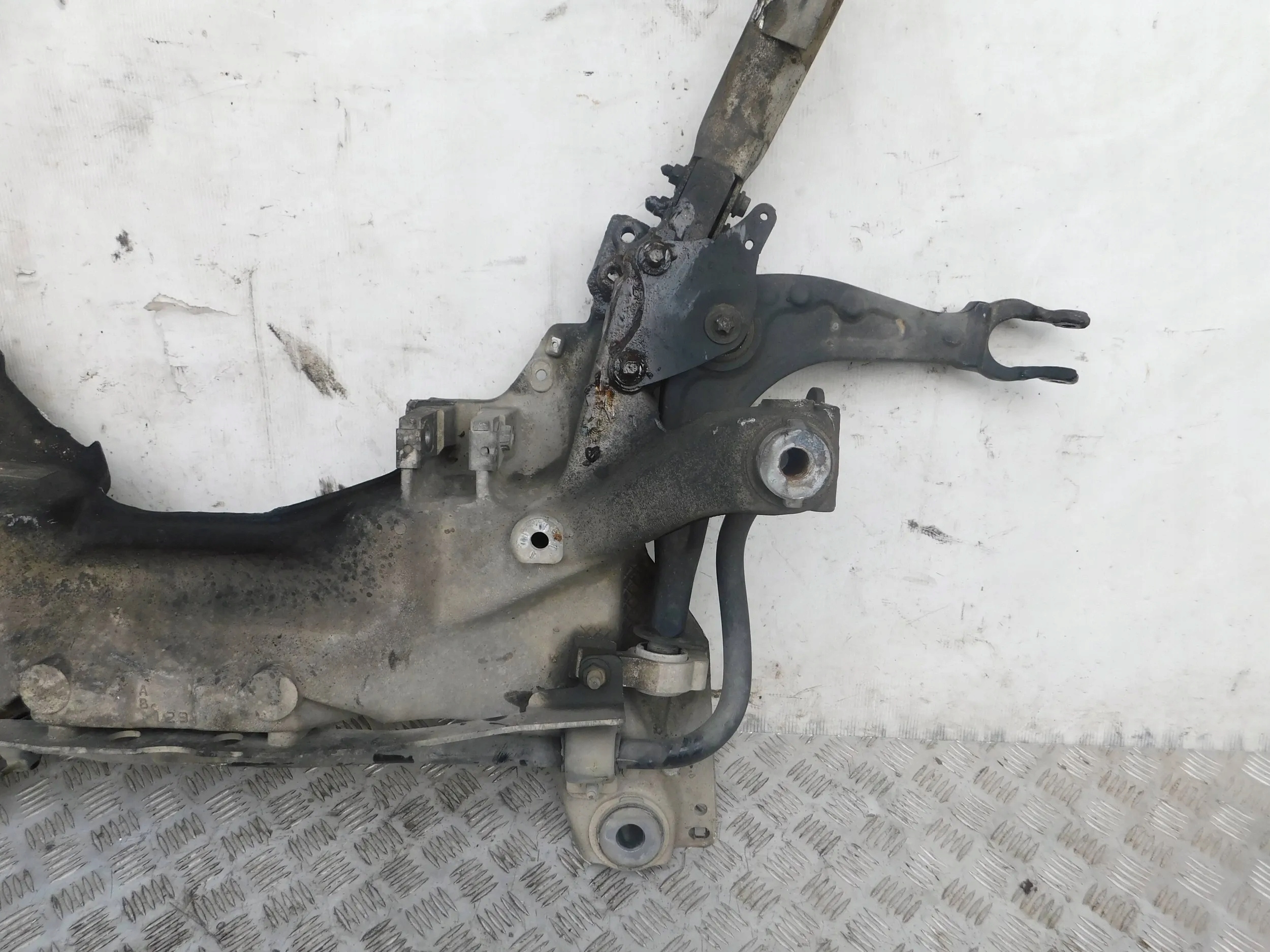 ACHSTRÄGER TRÄGER VORDERACHSTRÄGER CITROEN C5 III 08