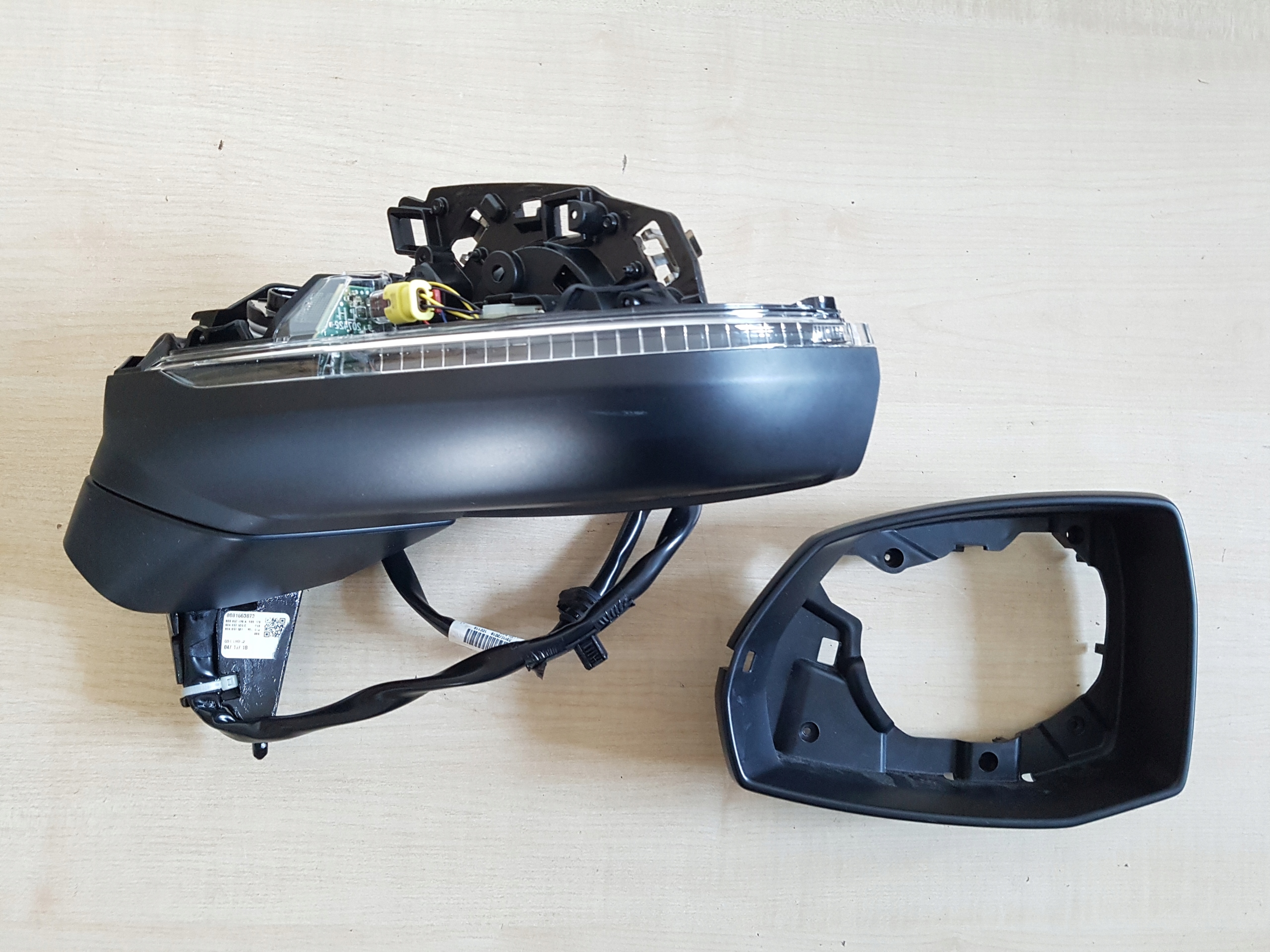 AUDI Q5 17^ lewe lusterko stelaż 10pin 80B857409D