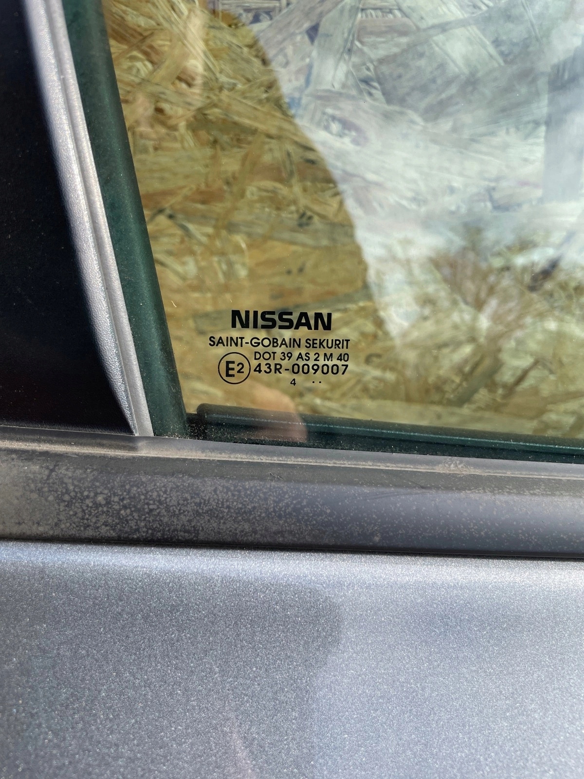 door front front right Nissan Leaf and szare