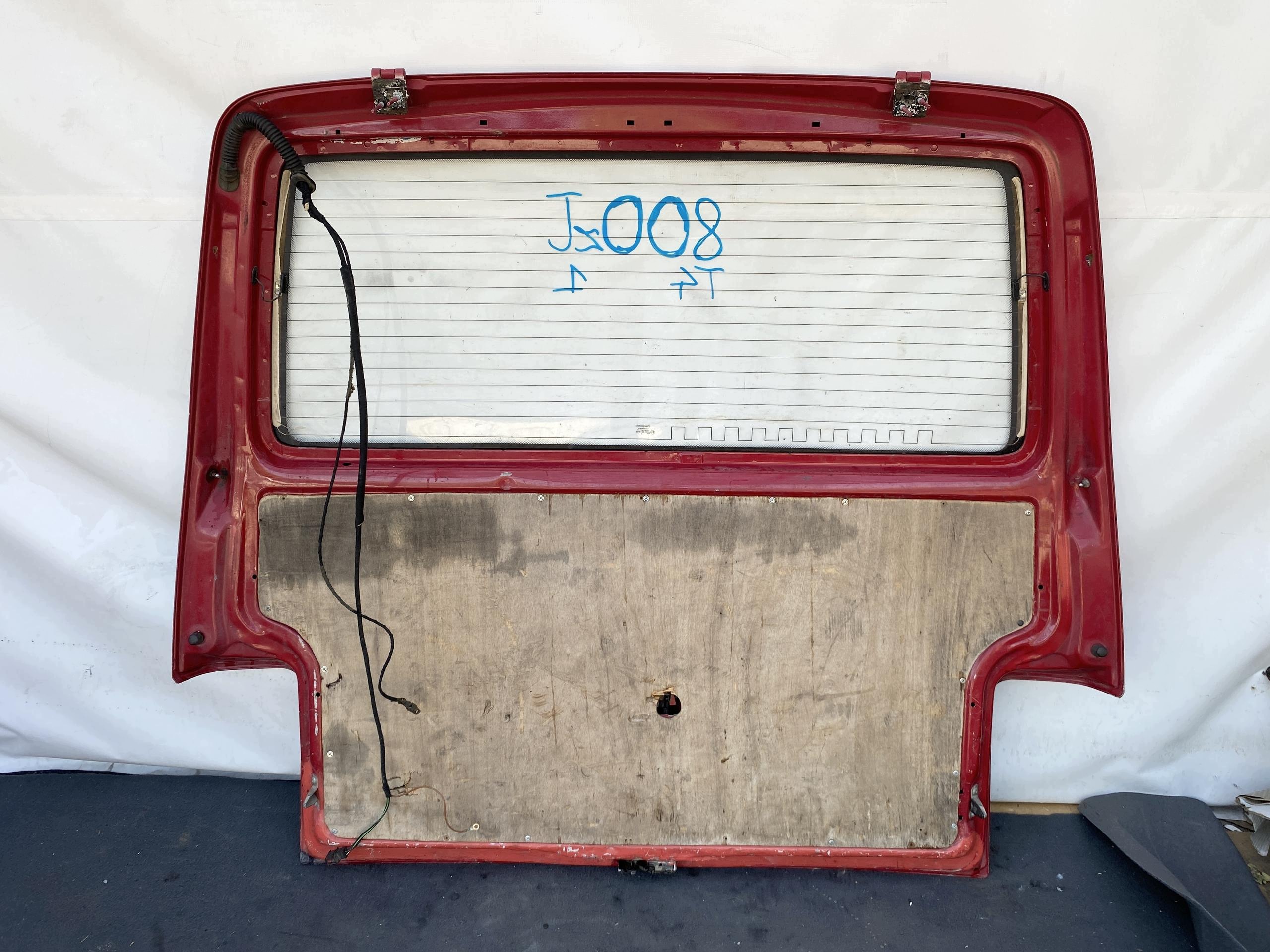 VW TRANSPORTER T4 96- boot doors rear part Z window red DEMONTAZ