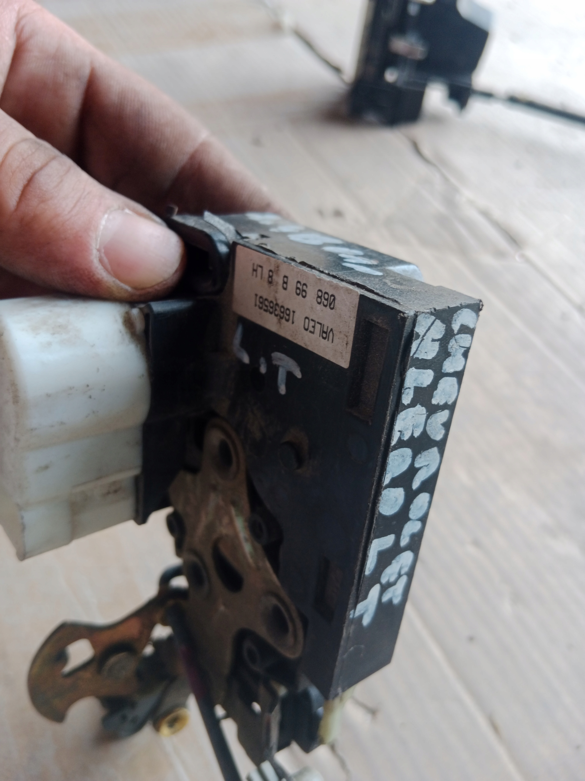 lock handle door left rear part CHEVROLET ALERO