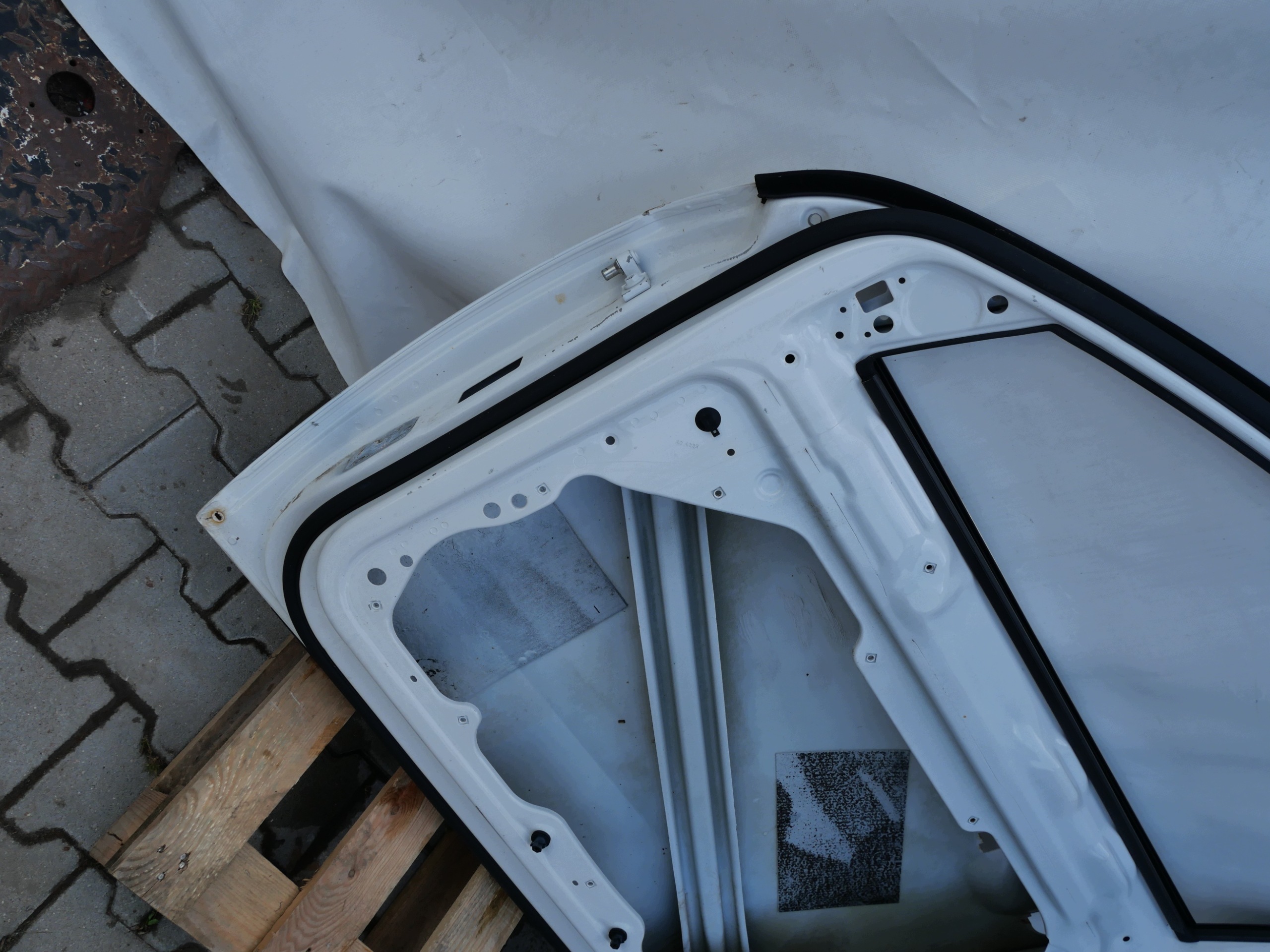 VW PASSAT B6 front right door