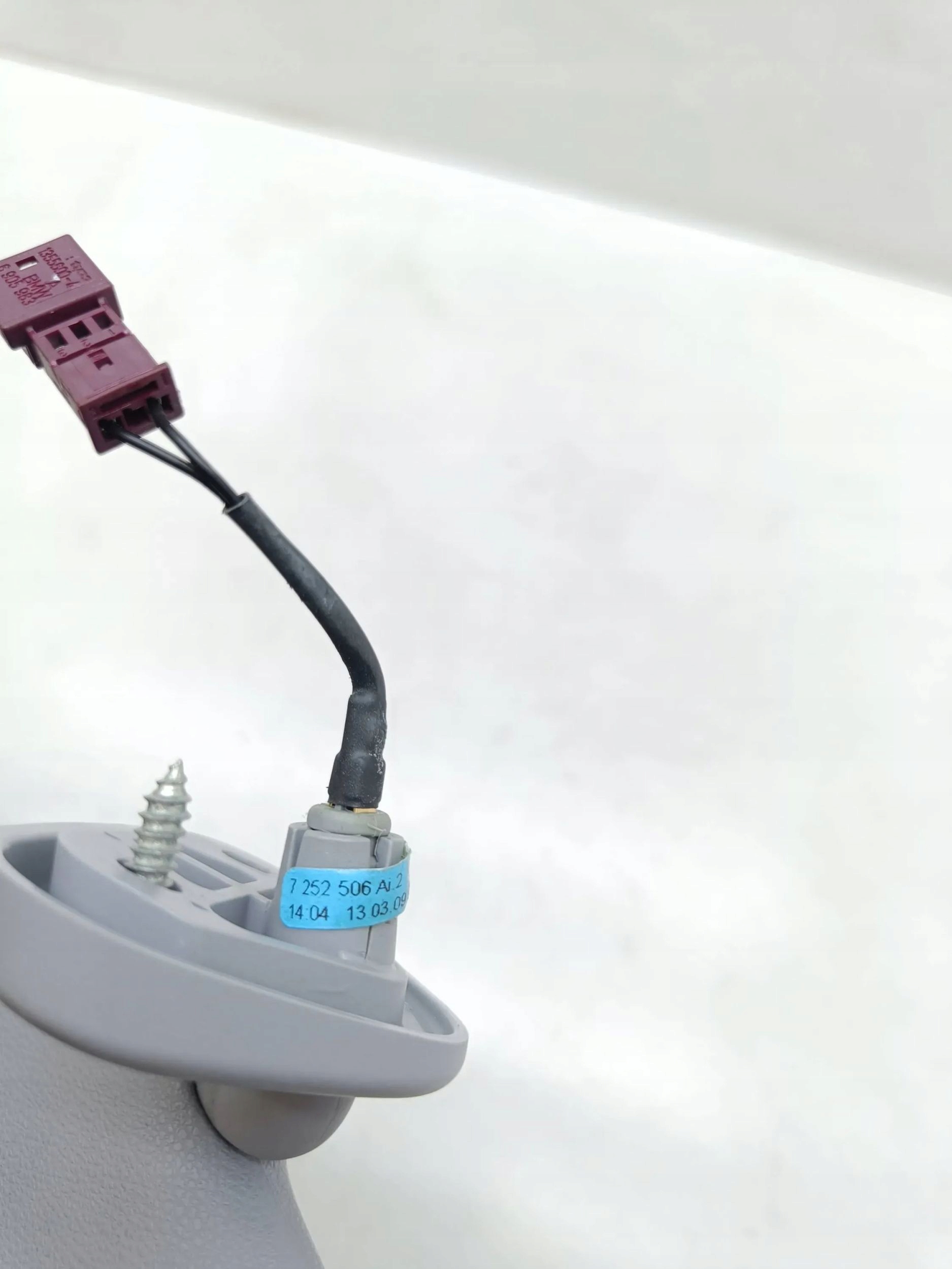 солнцезащитный козырек 1 (E87) 0472400 25051798 2.0л Дизель