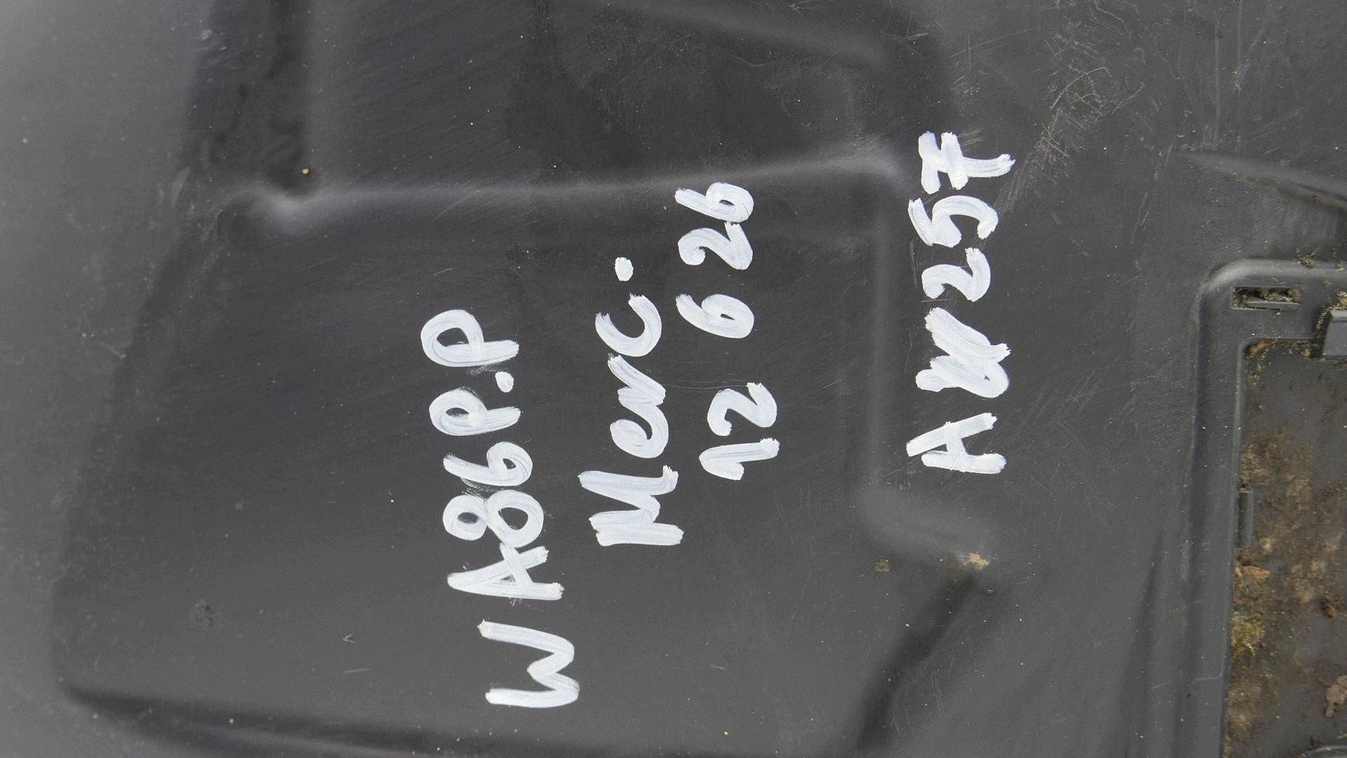 mudguard right front right front 1 part MERCEDES CLS C257 A2576909501