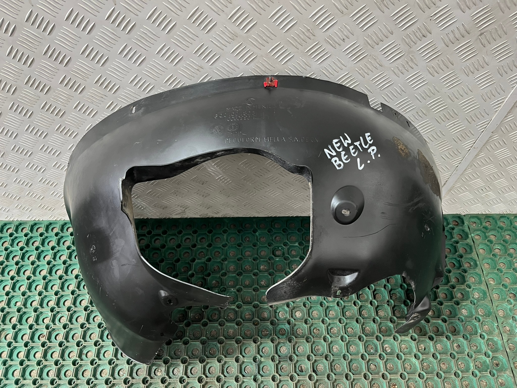 VW NEW BEETLE 1997-2010 1C0 mudguard front left front 1C0809961E OE