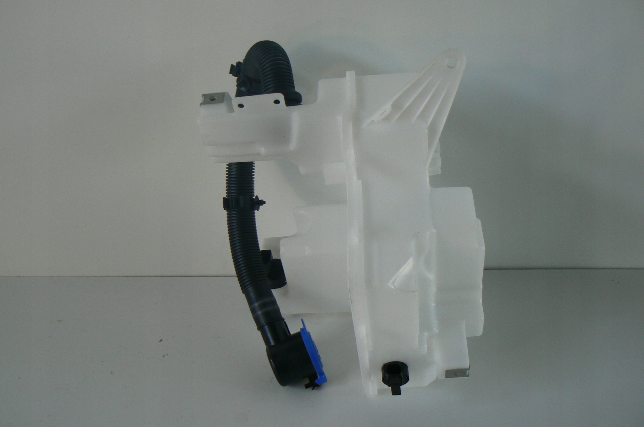 JX7B17B613BB - БАЧОК ОМЫВАТЕЛЯ FORD FOCUS MK4