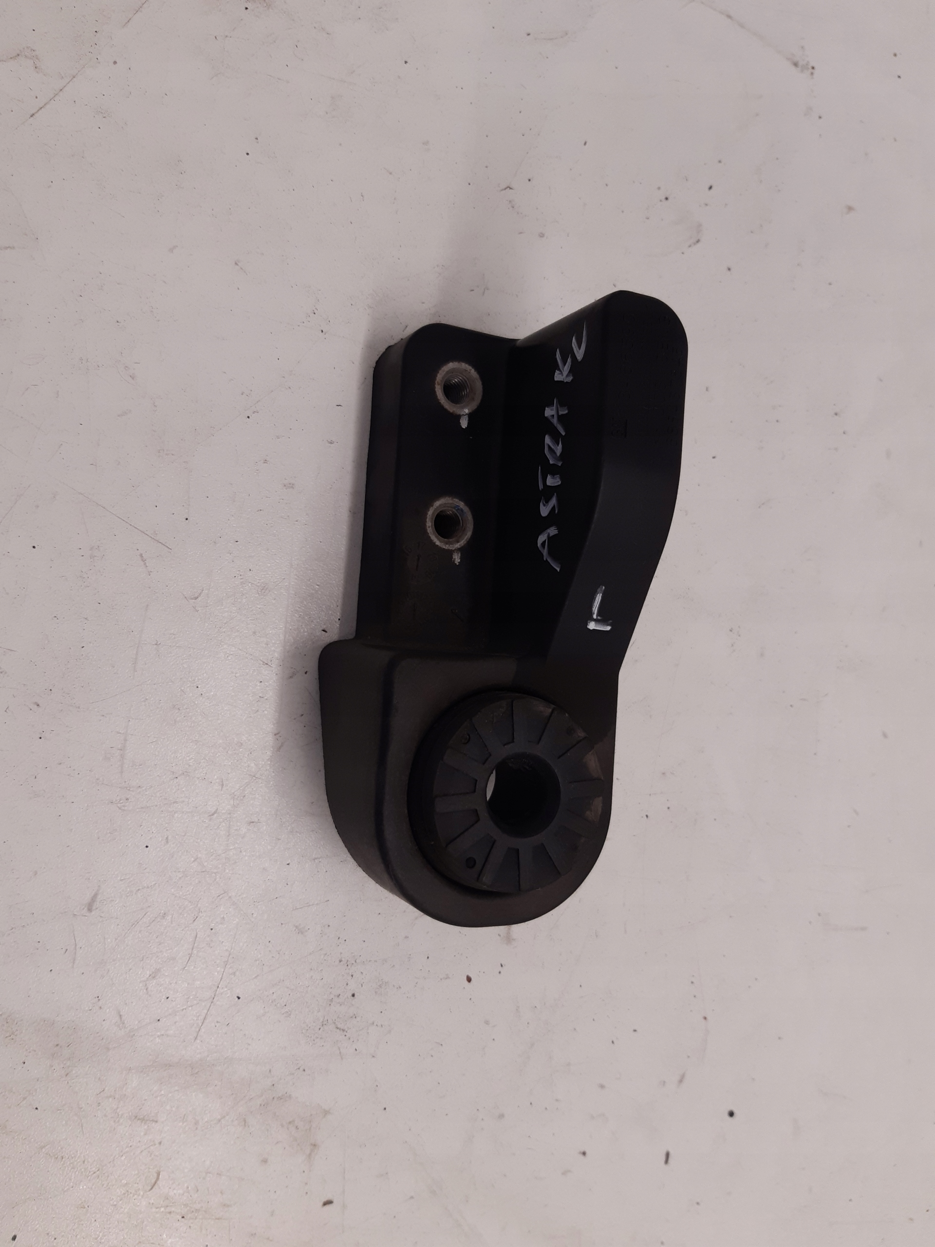 bracket radiator para 13466591/13466590 Opel Astra K