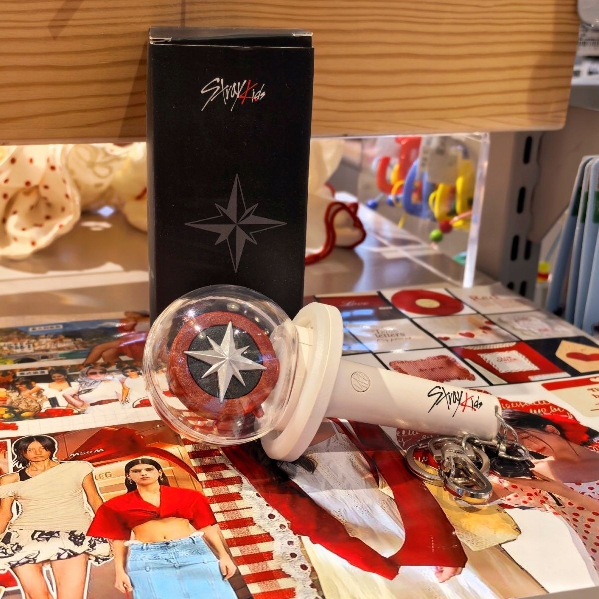 Kluczyk Stray Kids Mini Lightstick V2 – Świecący z Baterią