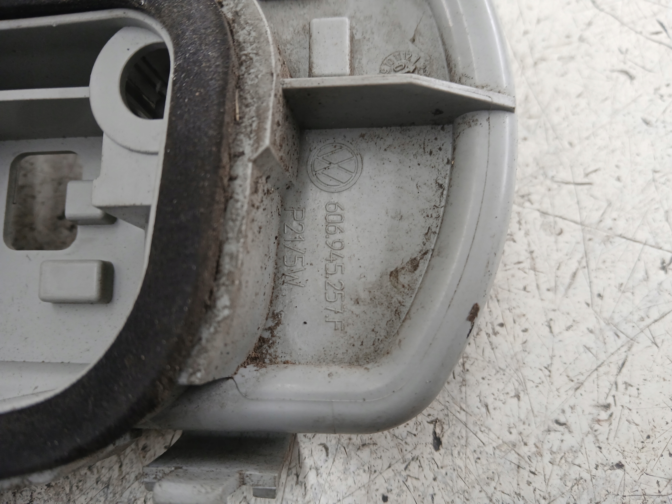 VW POLO 9N LIFT light housing left rear part
