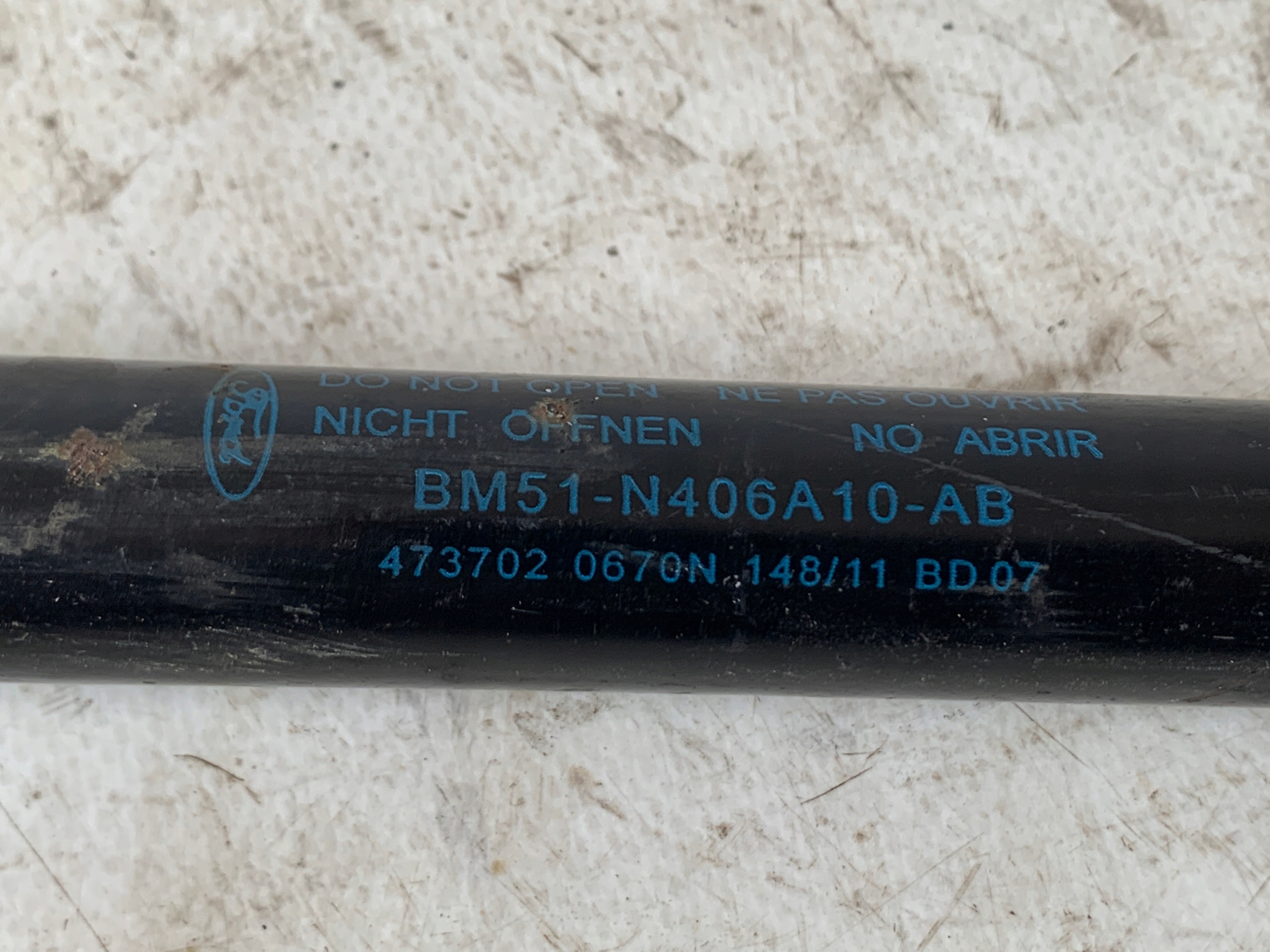 # damper bonnet FOCUS MK3 KOMBI BM51-N406A10-AB