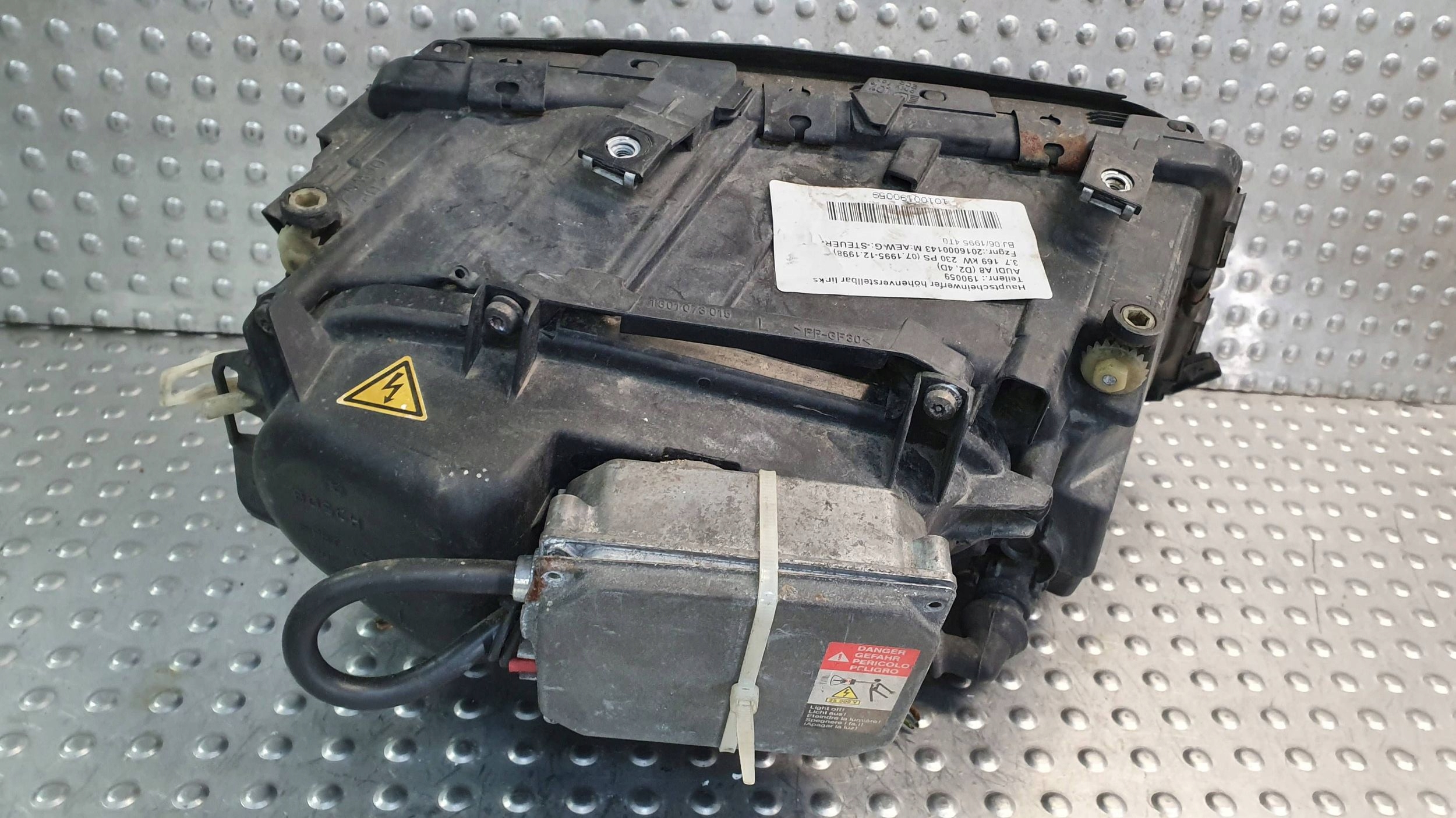 light front left XENON AUDI A8 D2 94