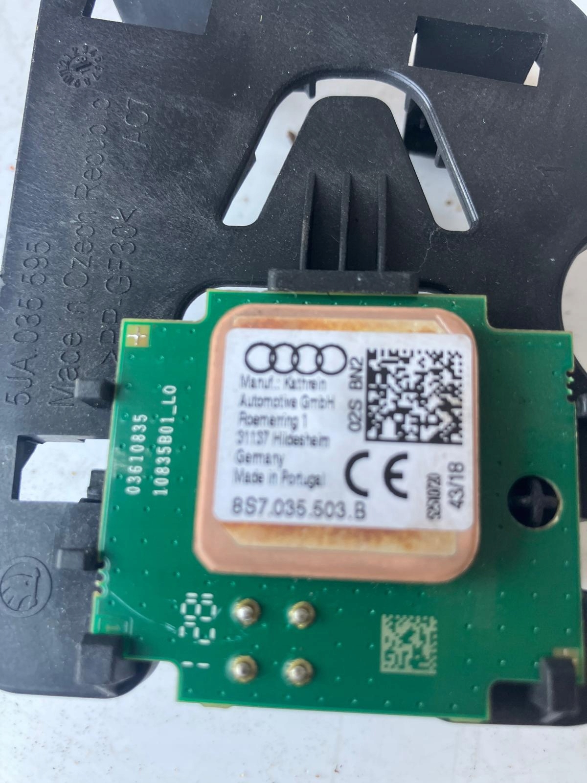 Antenne GPS SKODA FABIA III 8S7035503B