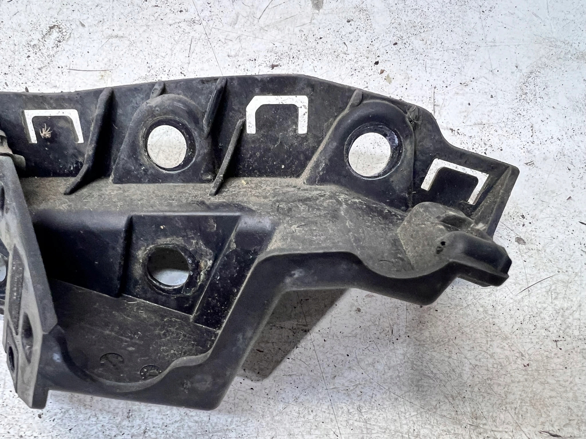 support holder of a bumper left front AUDI Q7 4M 4M0807283B