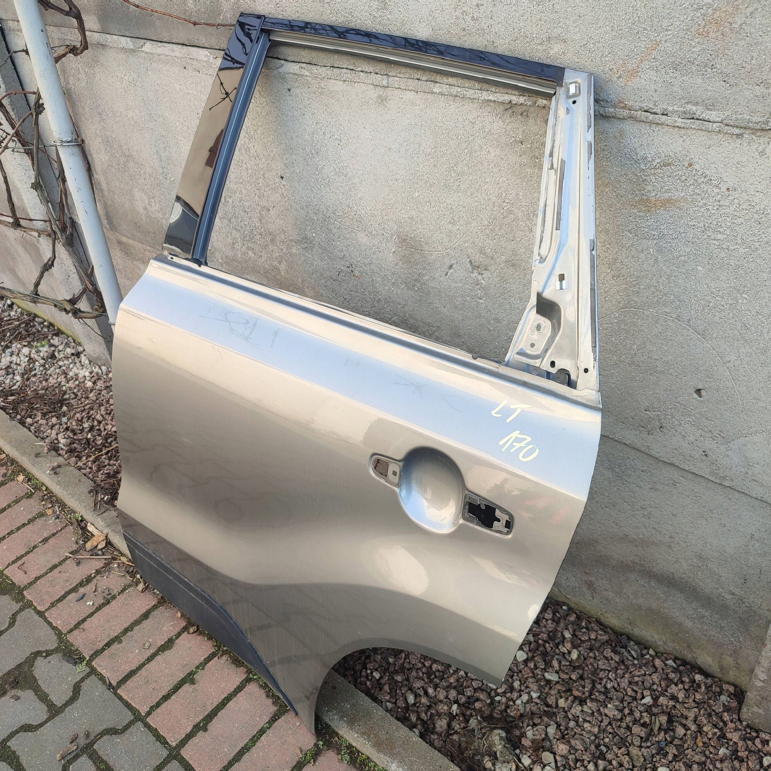 door rear. rear part side left Suzuki Vitara (LY)