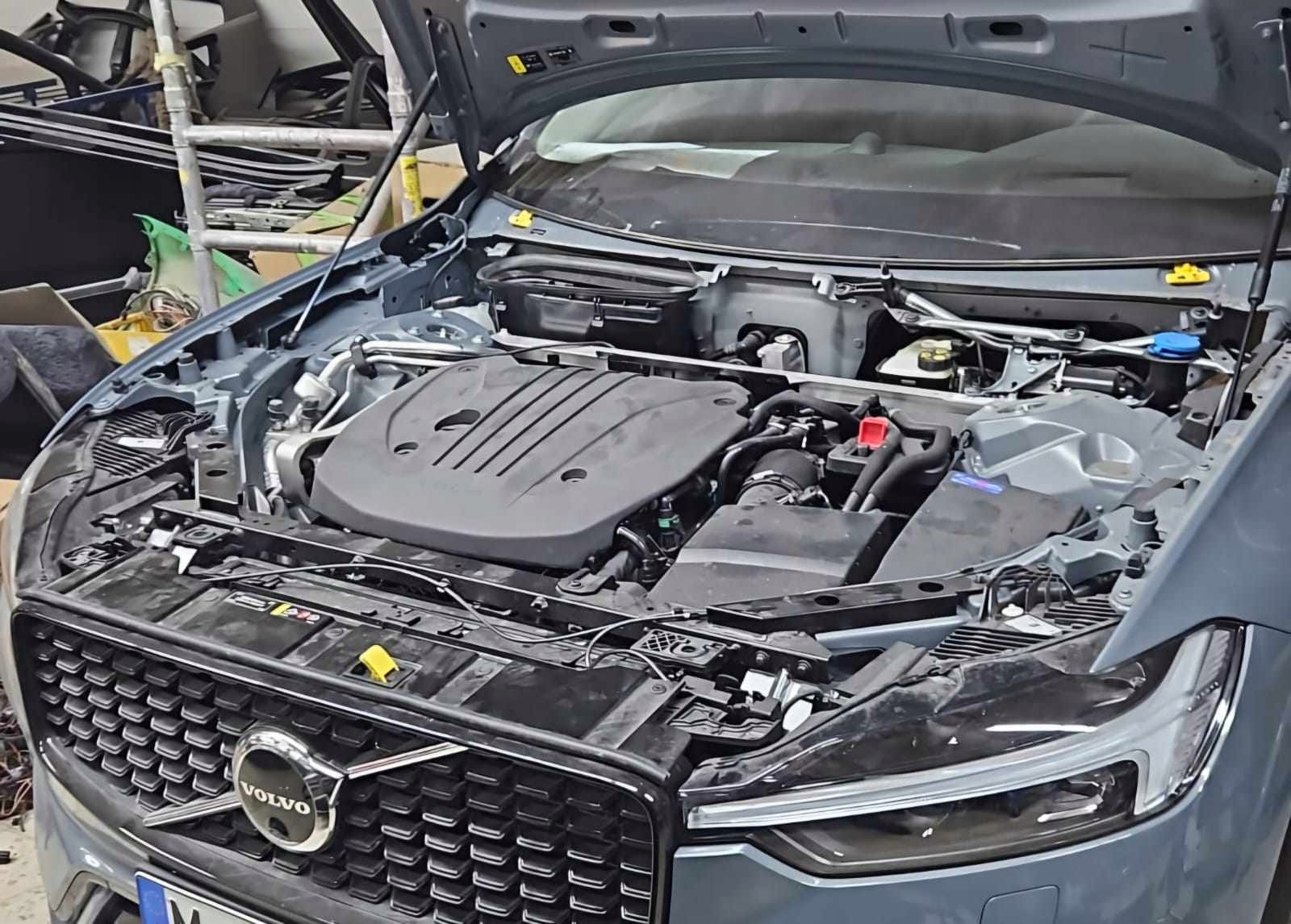 quarter right front VOLVO XC60 II
