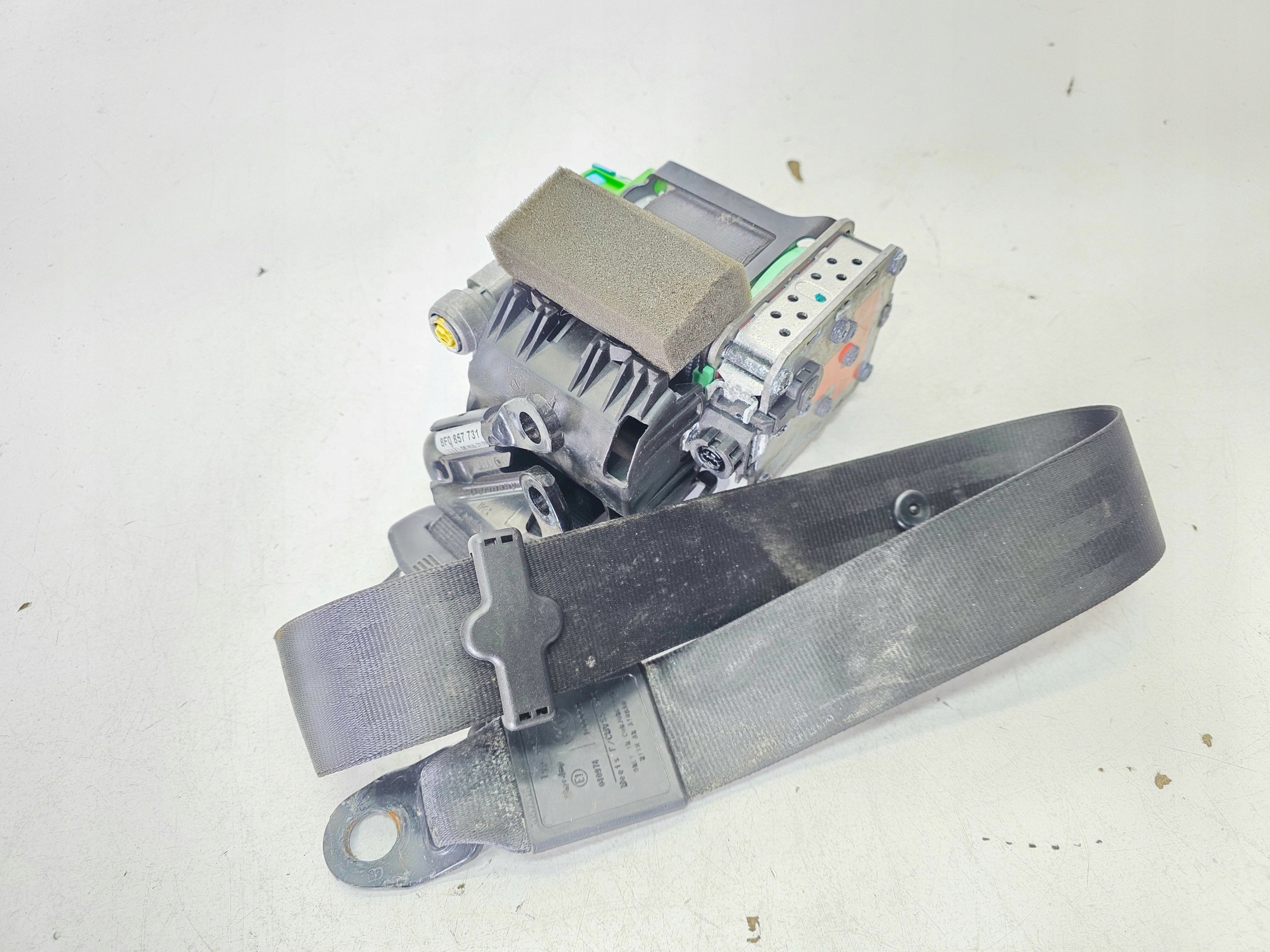 Gurten Sicherheits links oder rechts vorne AUDI A5 8F CABRIO 8F1857705