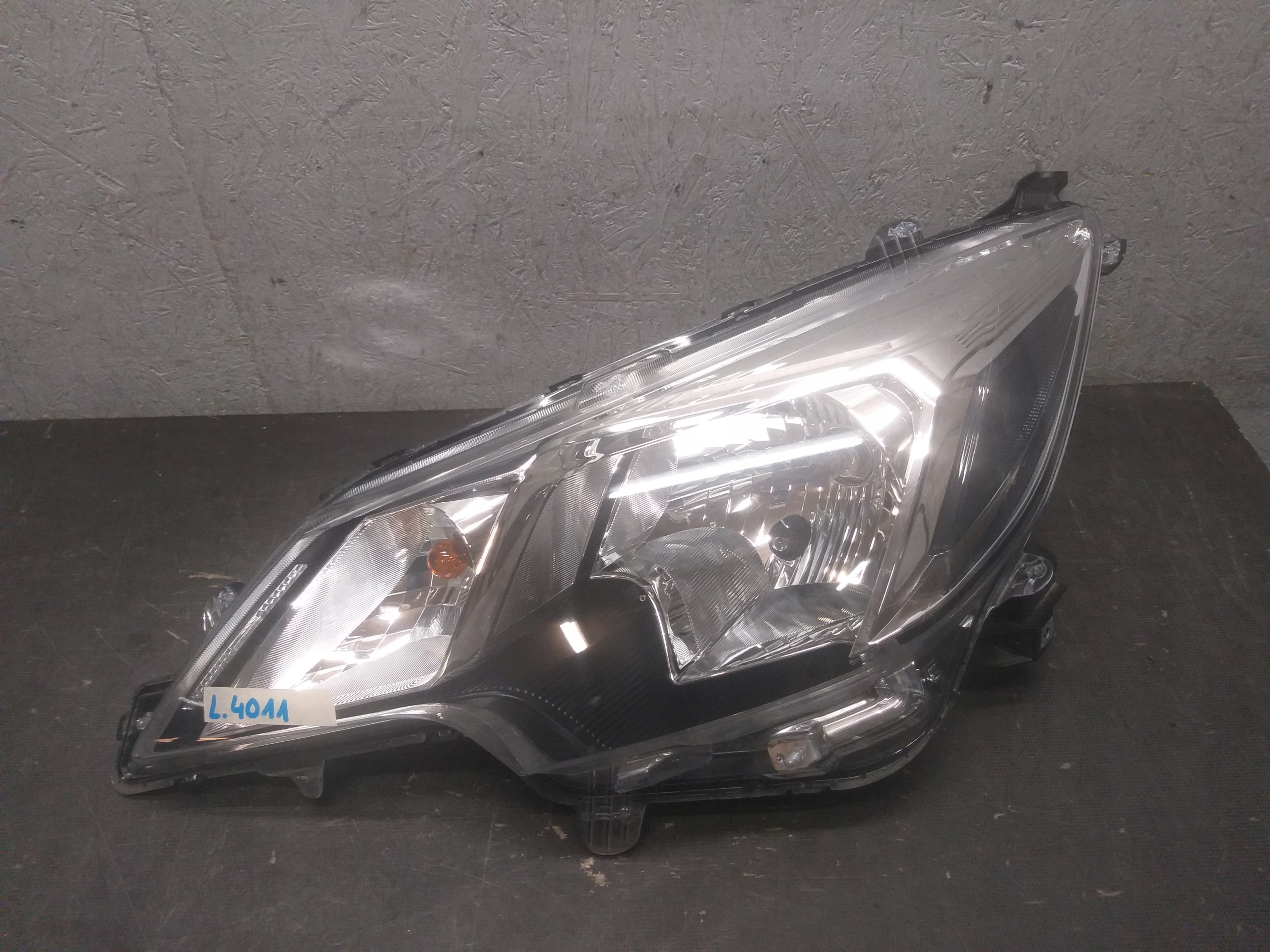 light front left MITSUBISHI SPACE STAR III 3 19