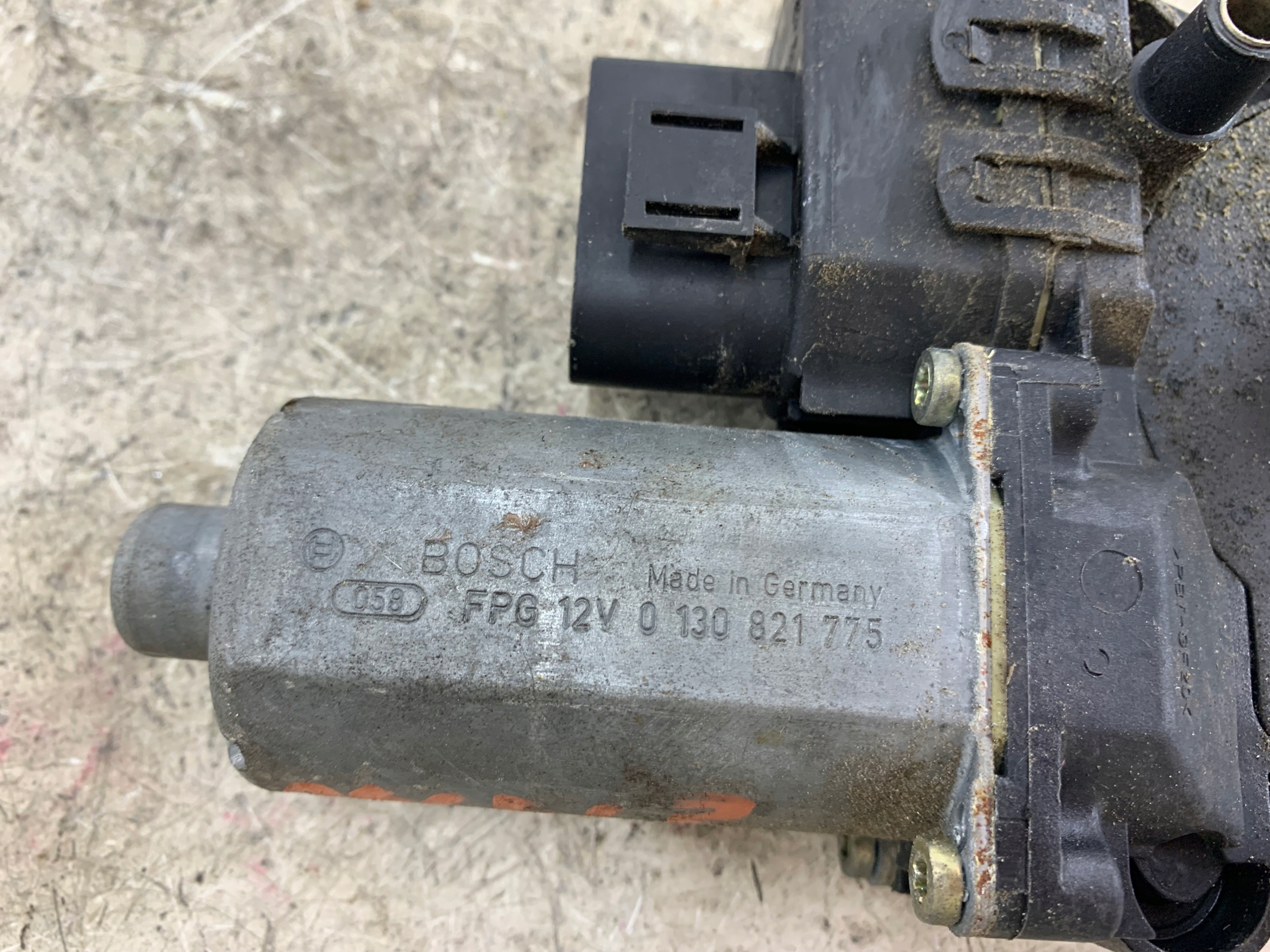 AUDI A6 C5 motor ablak bal eleje 0130821775
