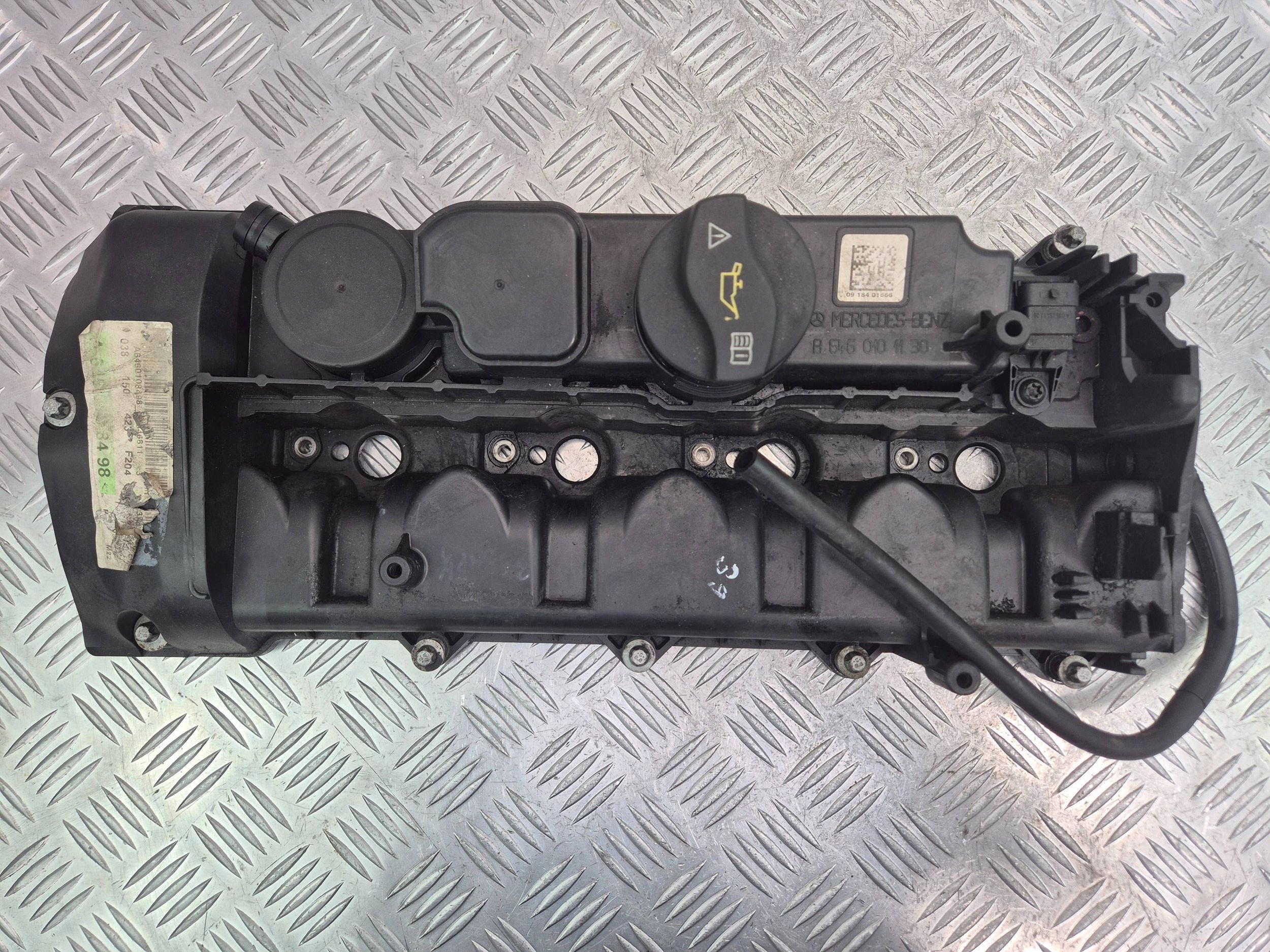Mercedes C200 CDI W204 Abdeckung der Ventile A6460101130