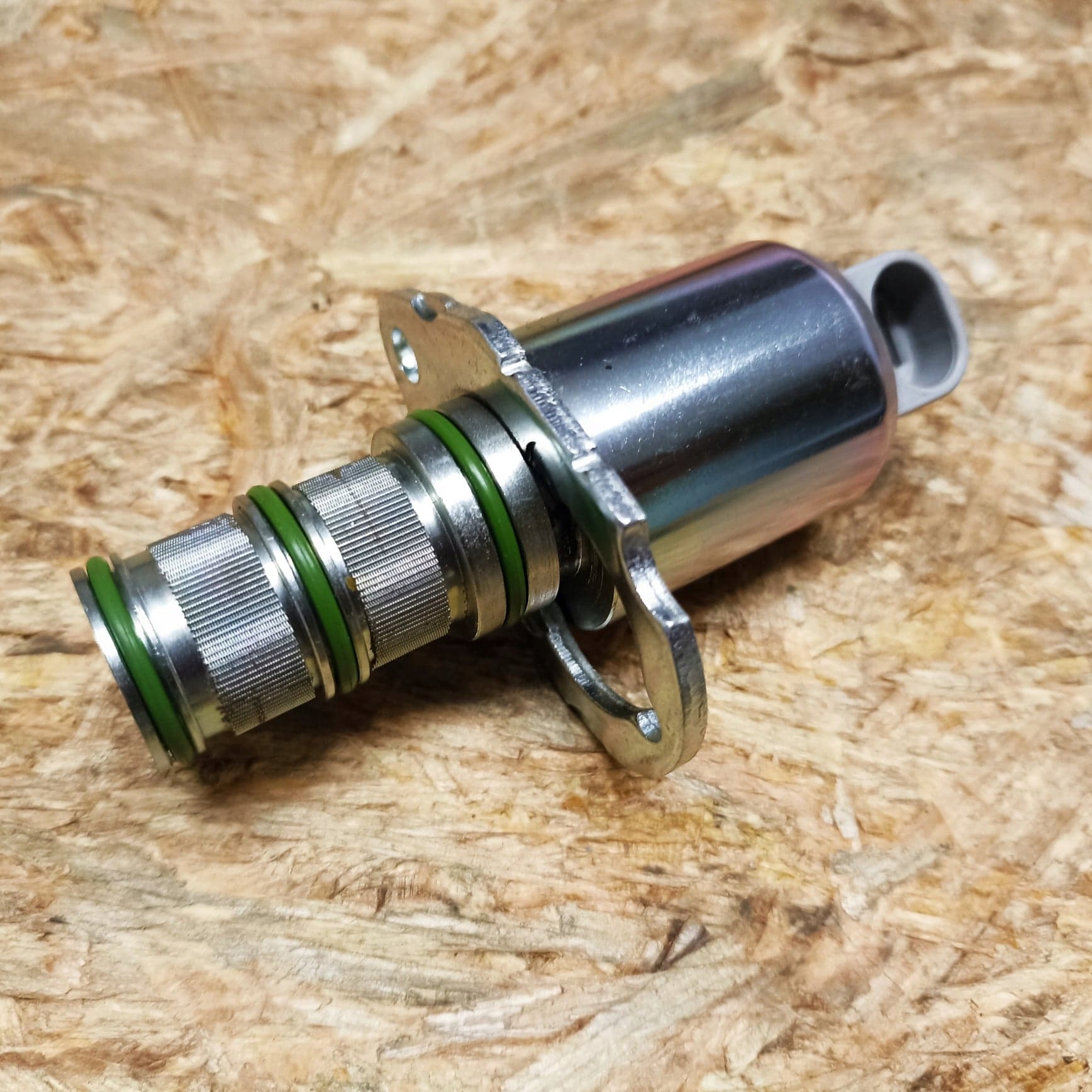 ZAWÓR ELEKTROMAGNETYCZNY RE211157 John Deere