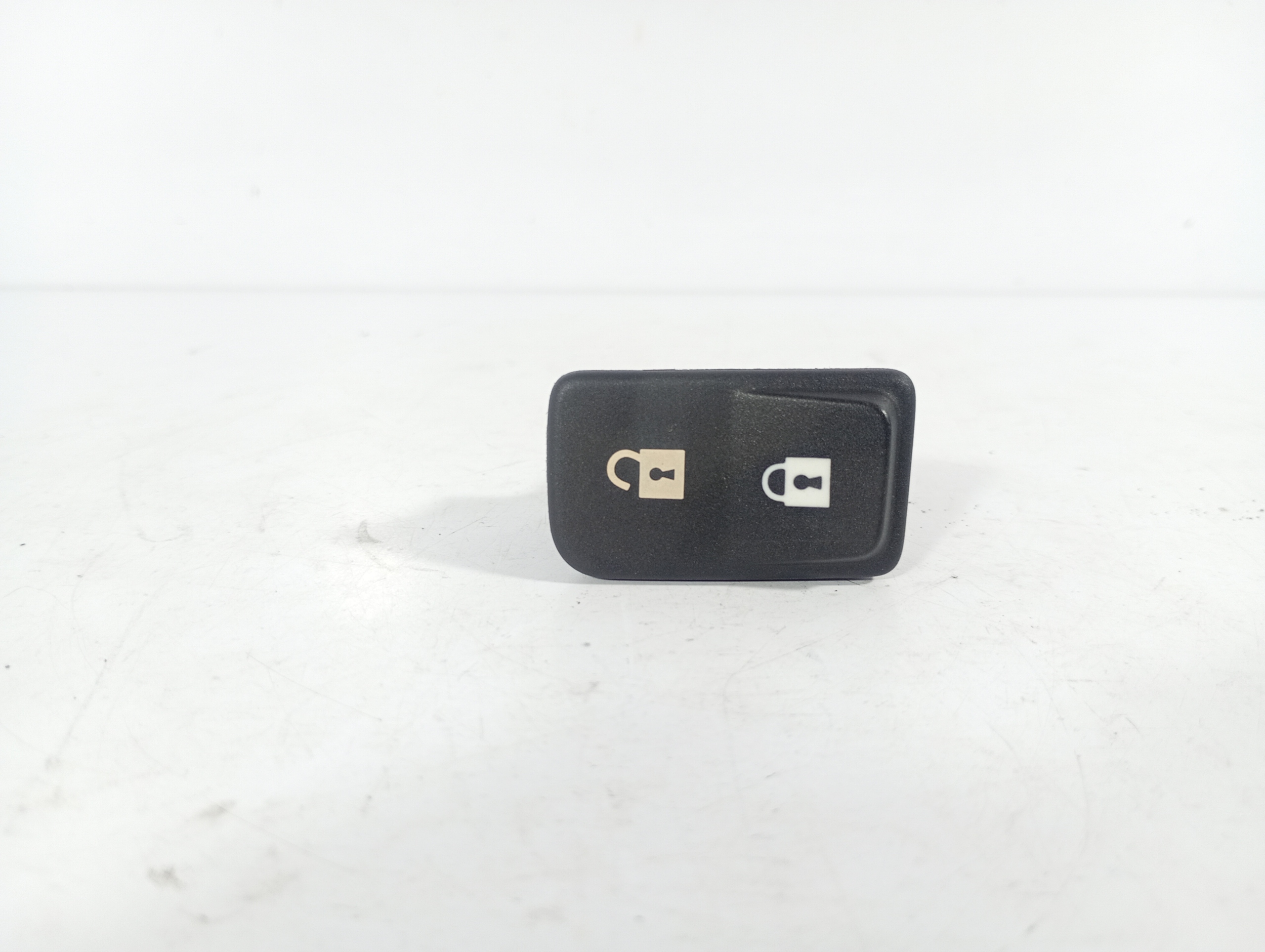 Volvo V50 S40 04-12 switch button of a lock central OE 0665832