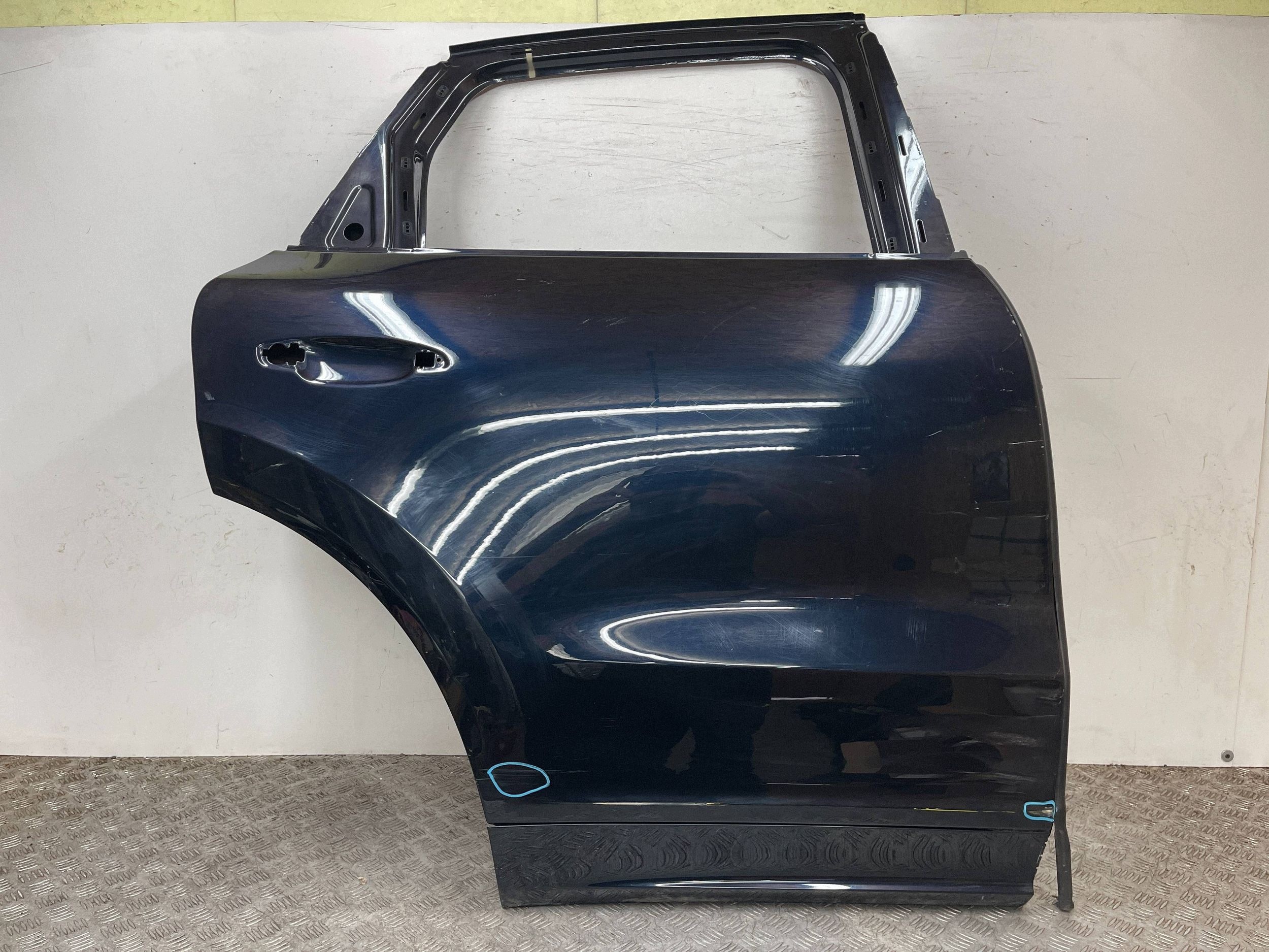 door rear. rear part right right PORSCHE CAYENNE 3 III 18