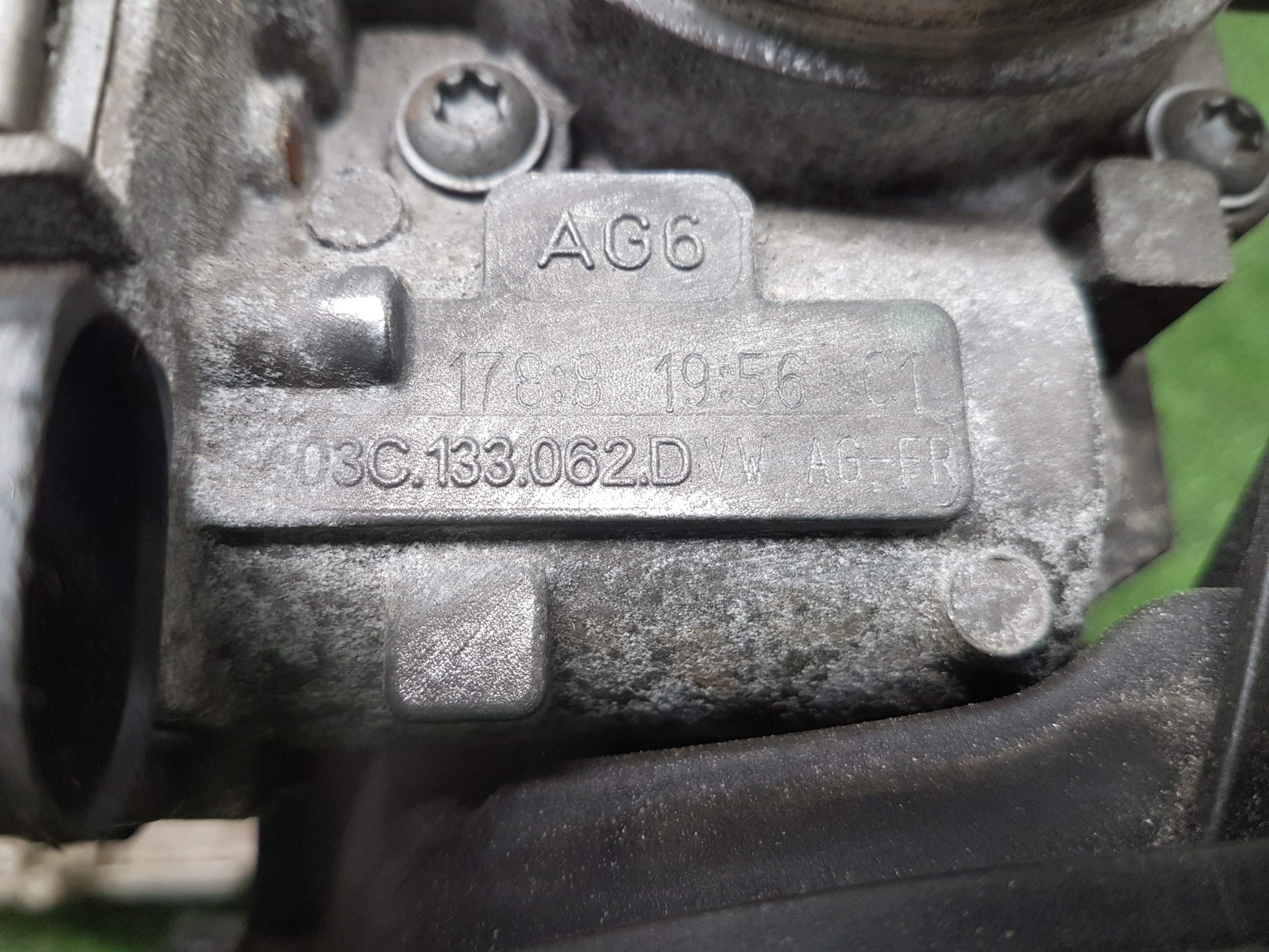 intake manifold VOLKSWAGEN EOS 03C129711AB 03C133062D