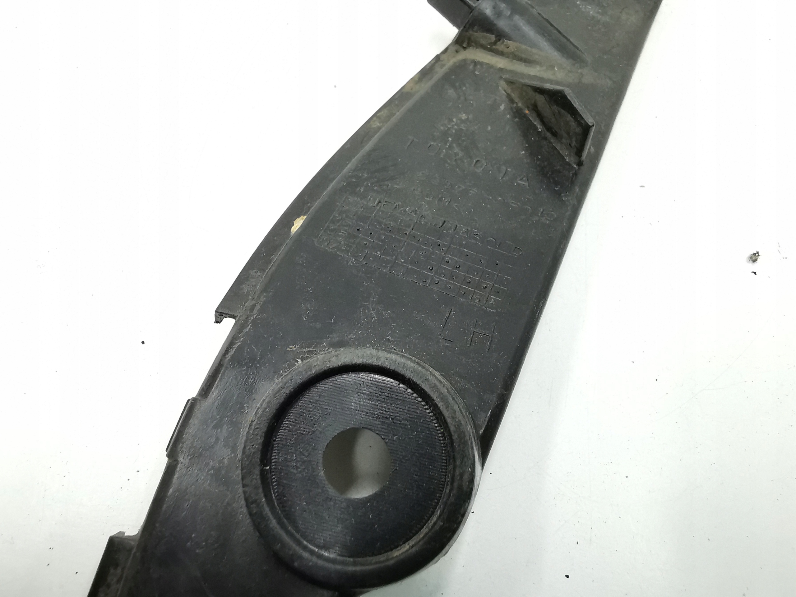 bumper bracket left rear part TOYOTA VERSO 04-08 52576-0F010