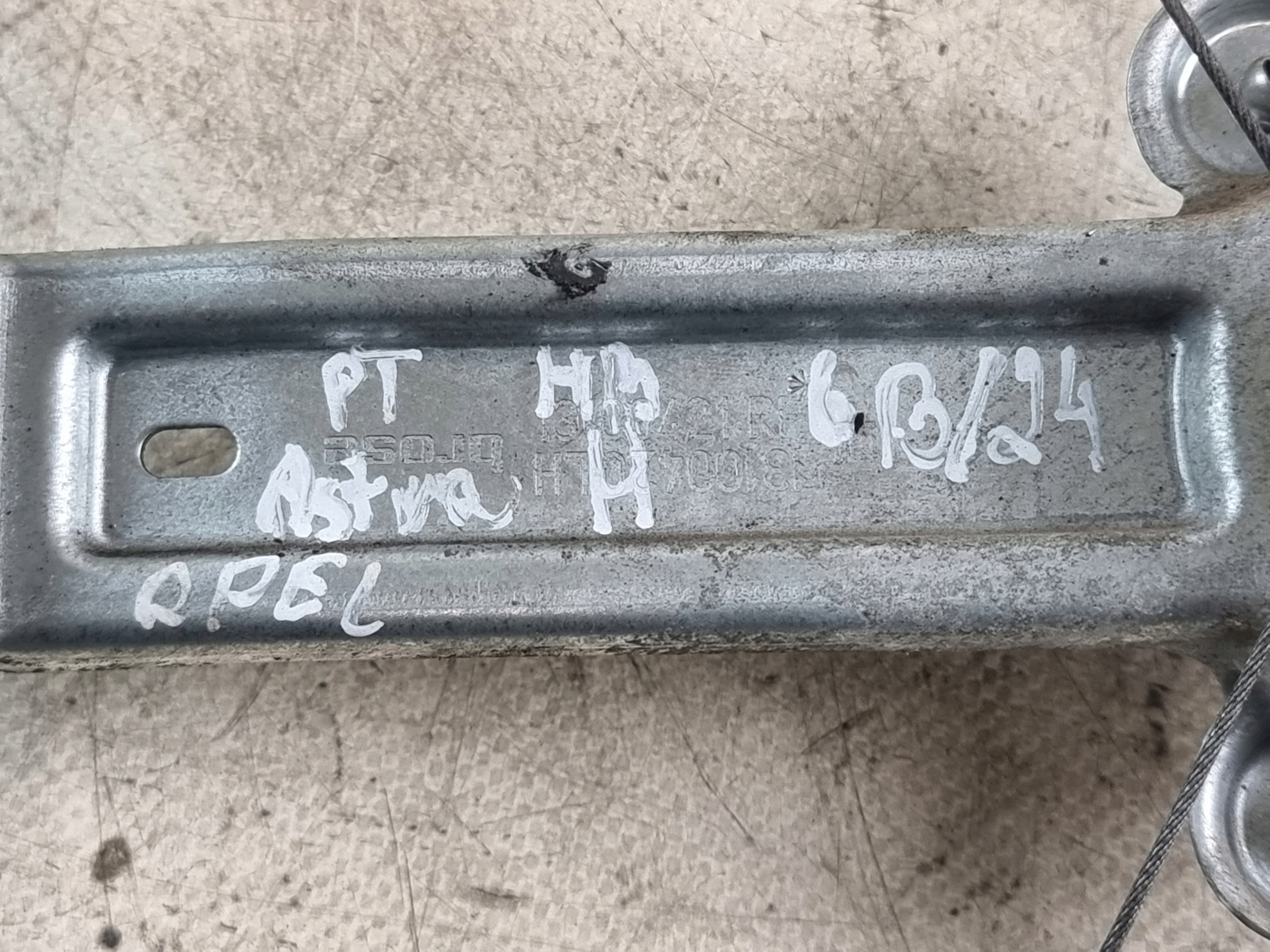 window regulator right rear part OE 13100421 OPEL ASTRA H III HB 5D
