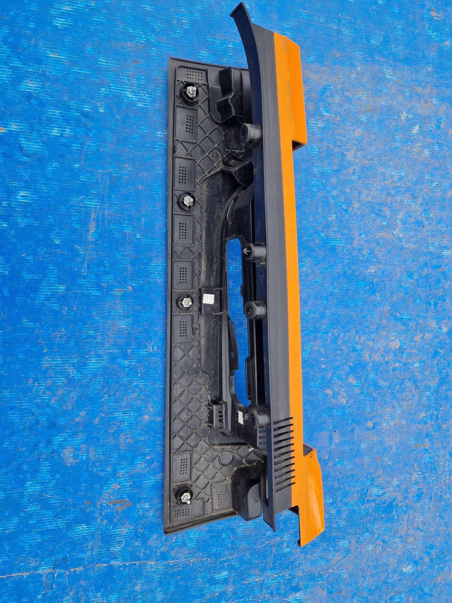 unité d'angle droite pour LAME couverture feux RENAULT TRAFIC III 2014R->