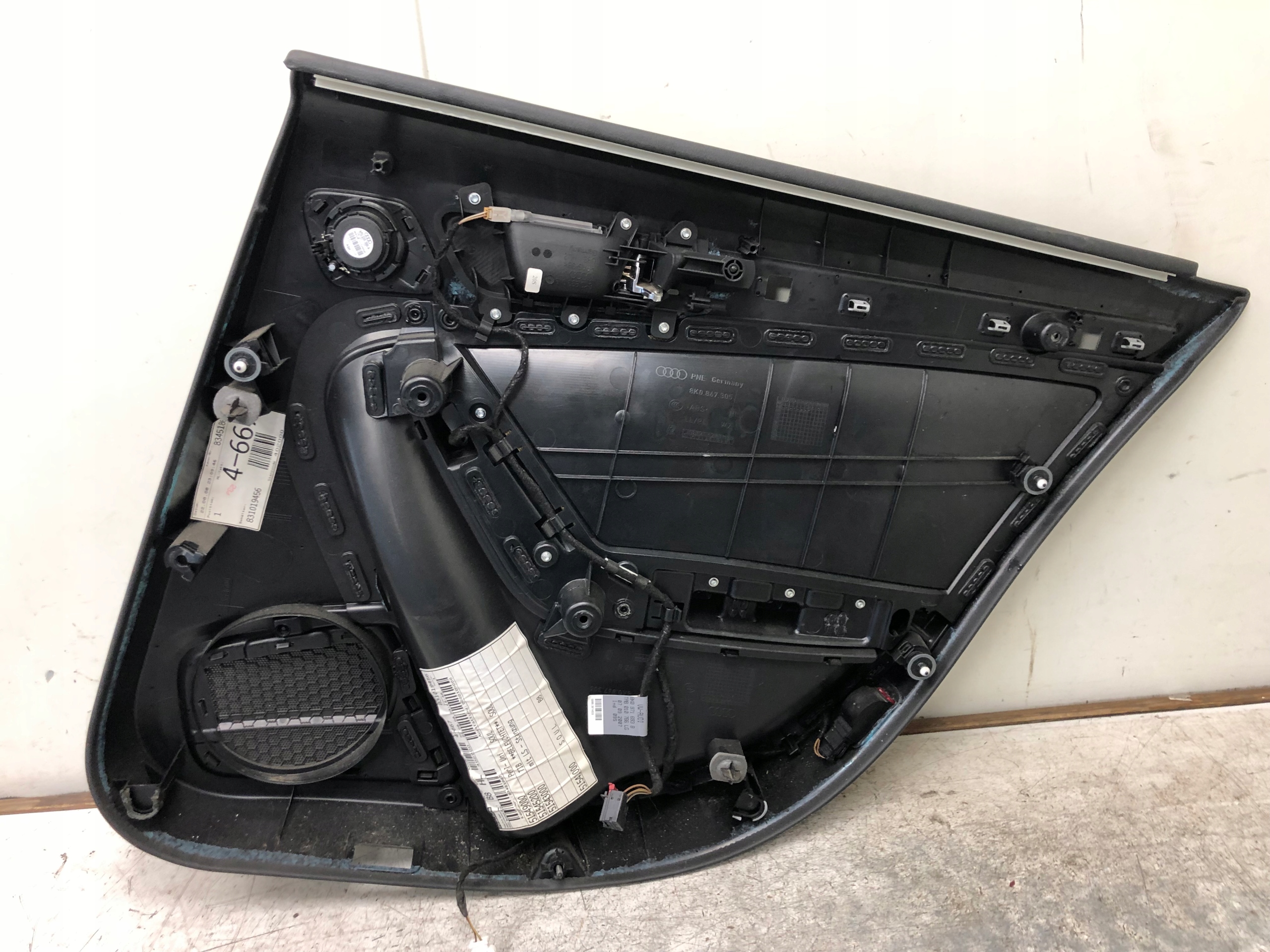 дверные карты левый зад Audi A4 B8 8K0867305