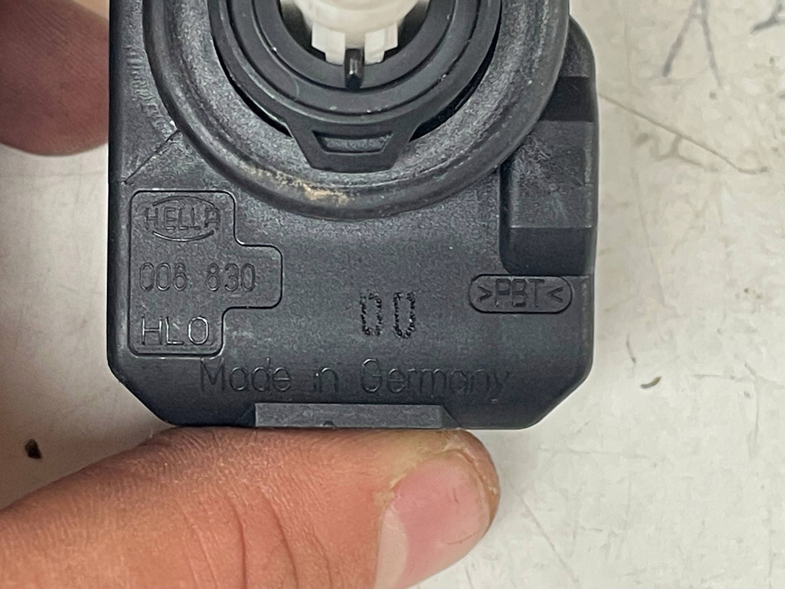 Motor Leuchte PRZEDNIEJ AUDI HELLA 006830 @M