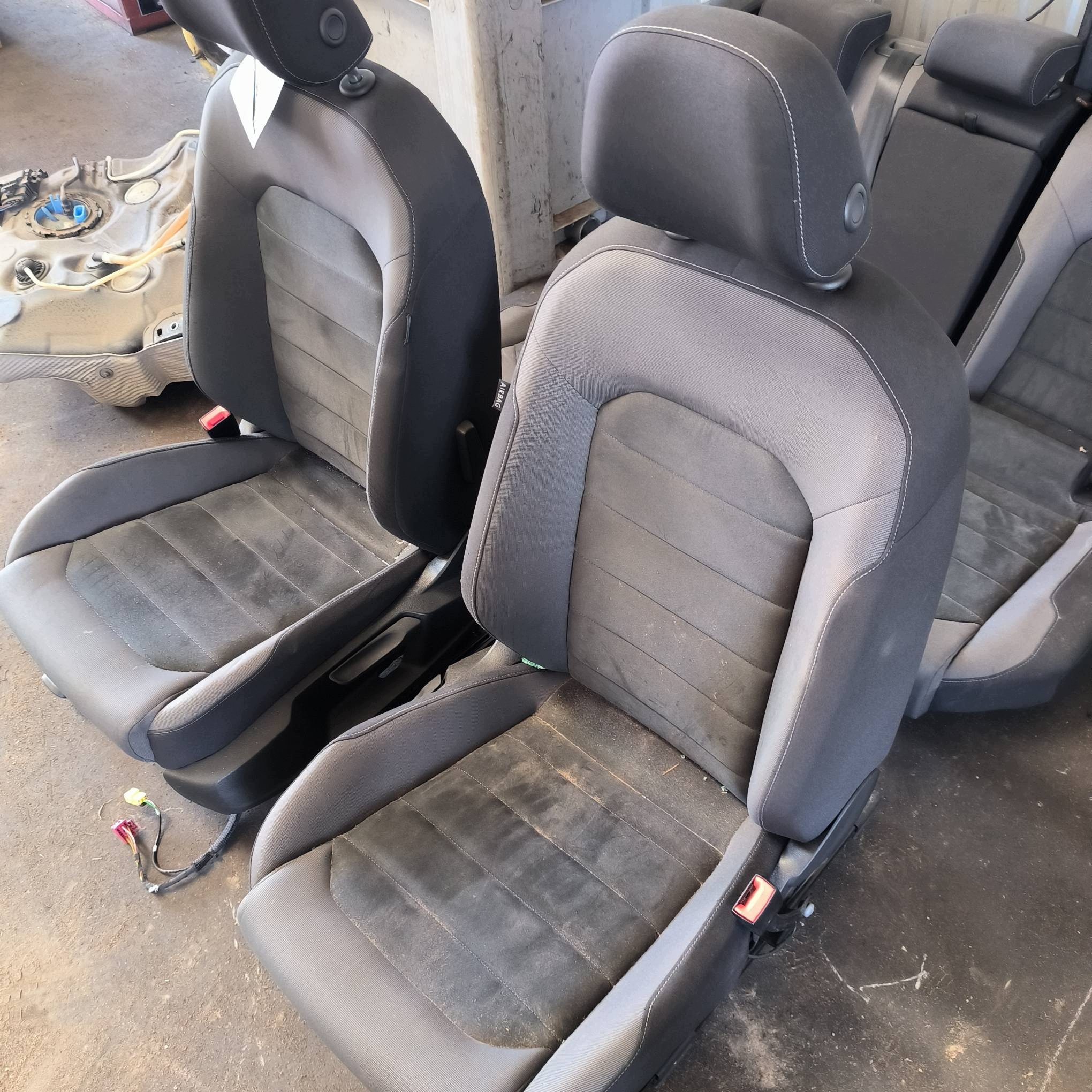 sitze KOMPLET VOLKSWAGEN GOLF VII HB LIFT