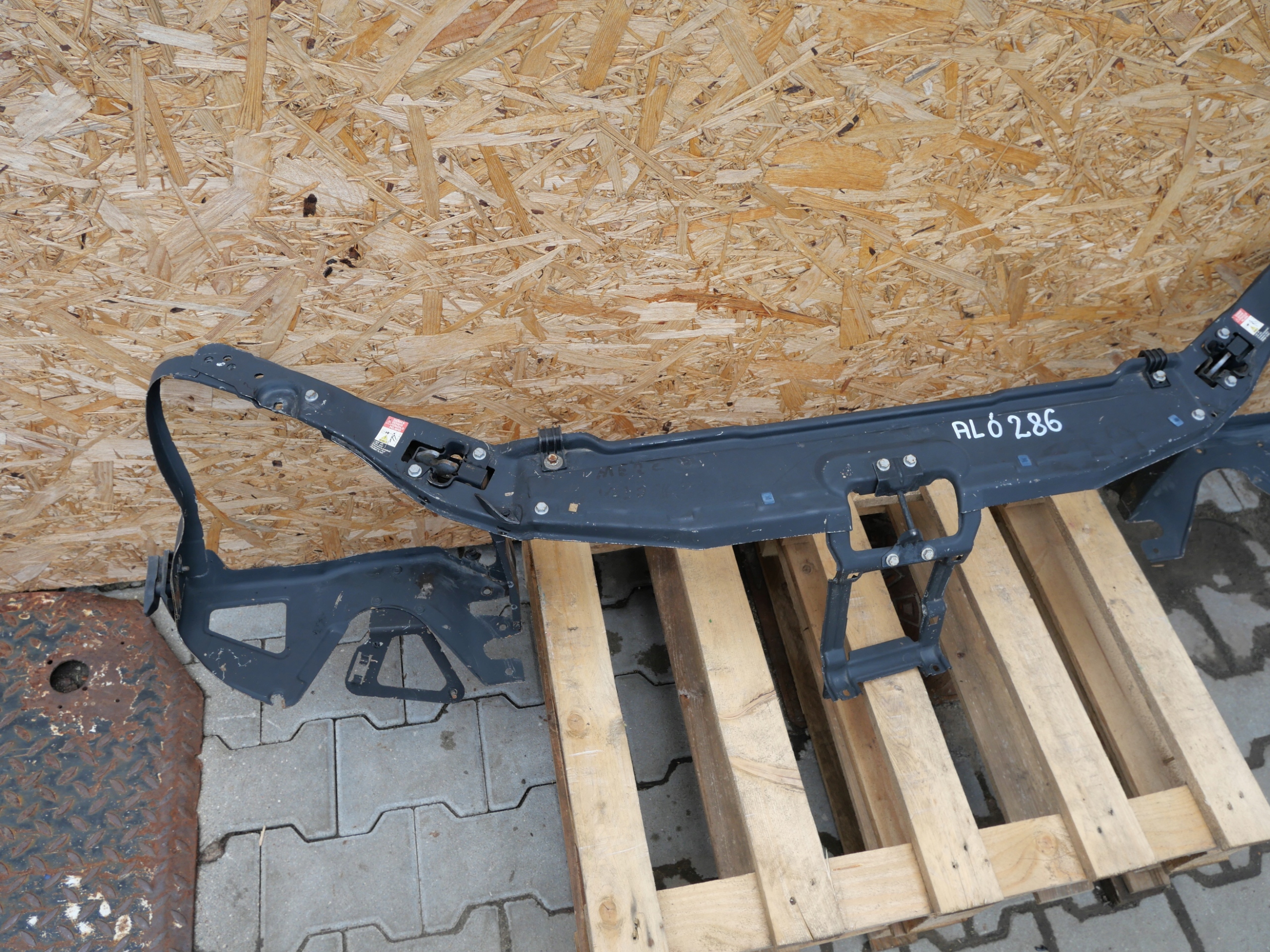 MERCEDES W220 support panel for radiators