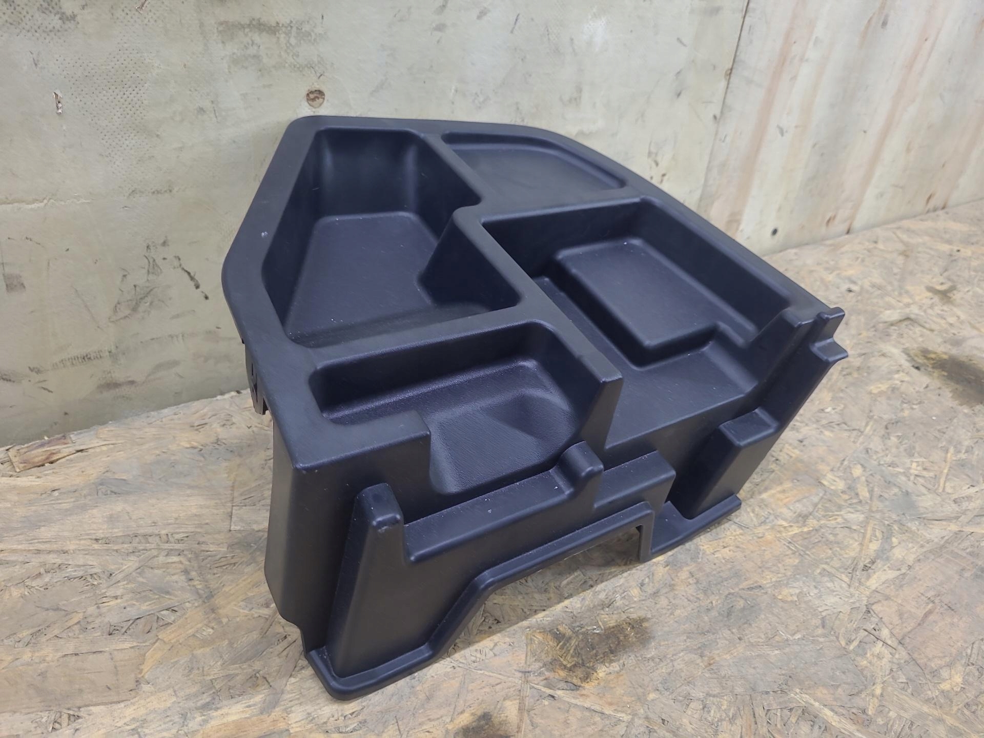 sump passenger compartment boot Toyota Prius plus ZVW40 2012 64995-47010