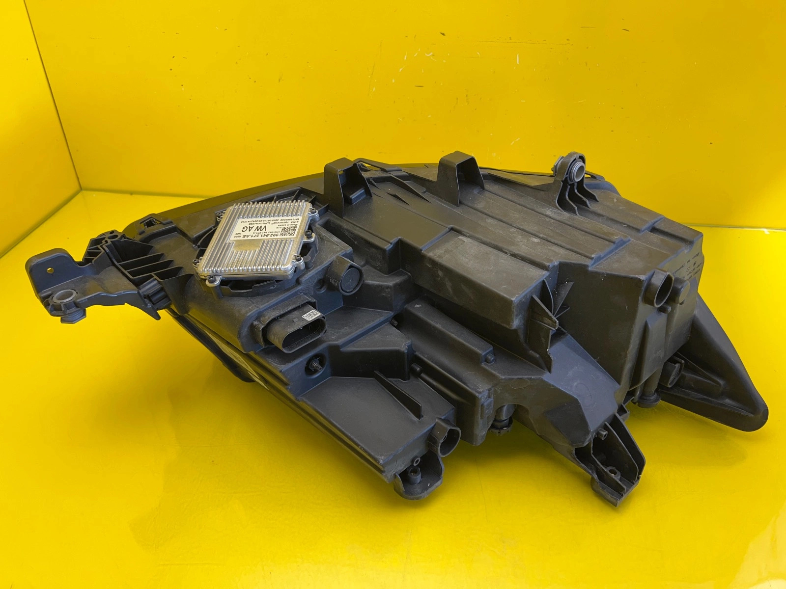 light left VW T7 Transporter Full Led 7T1941035A