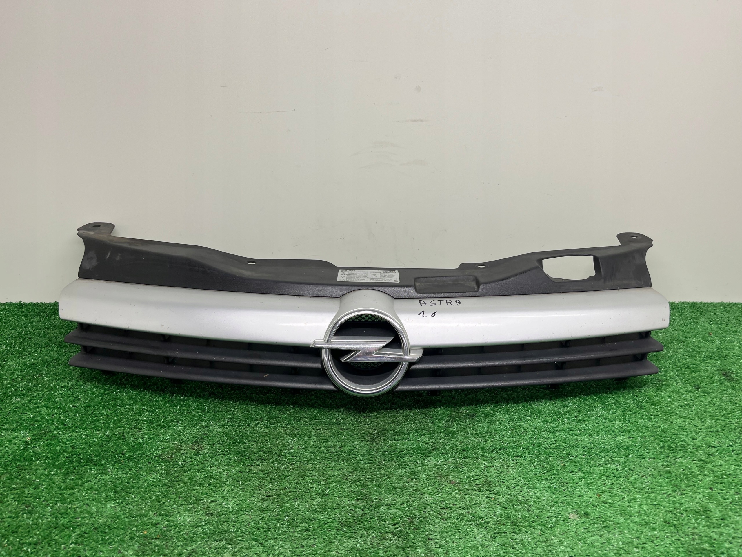 grill grill OPEL ASTRA H 13108463