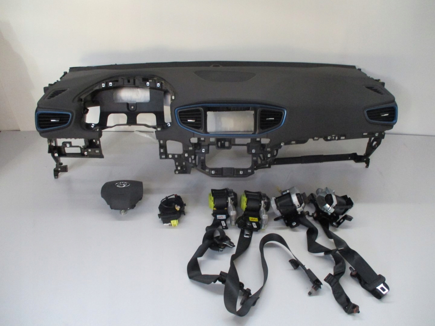 Konsola pulpit deska HYUNDAI IONIQ