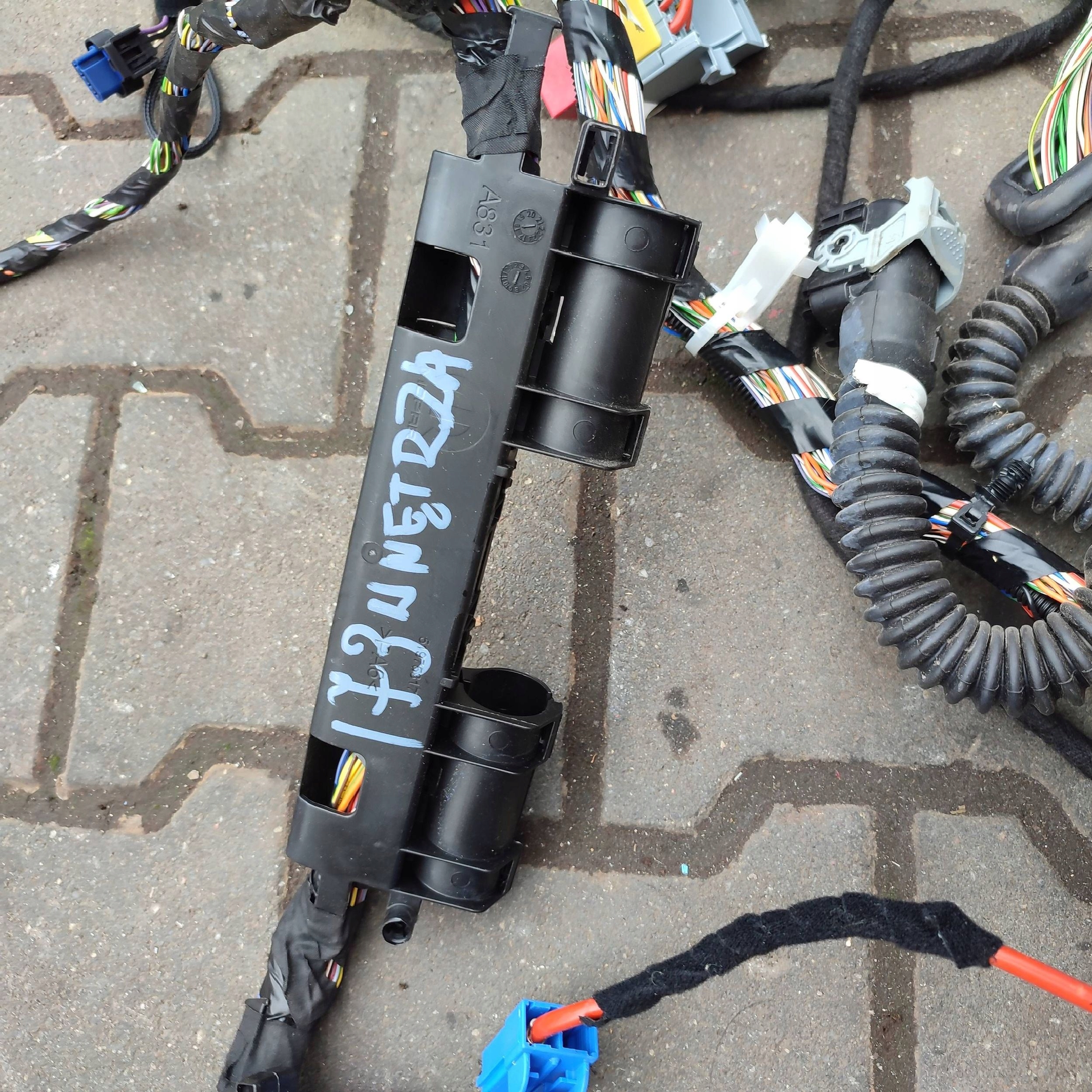 bundle przewodow (wiring electrical) Fiat 500X 52102992