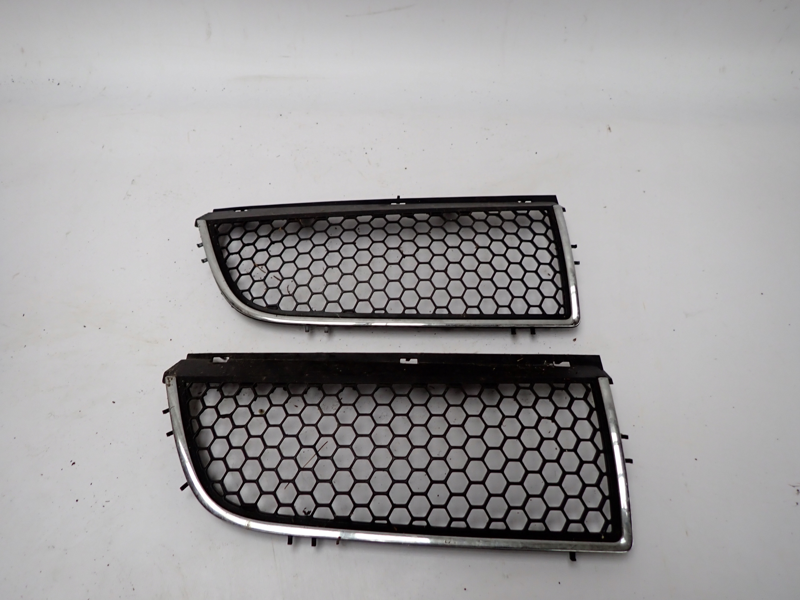 RENAULT TRAFIC II 01-14 grid of a bumper right front